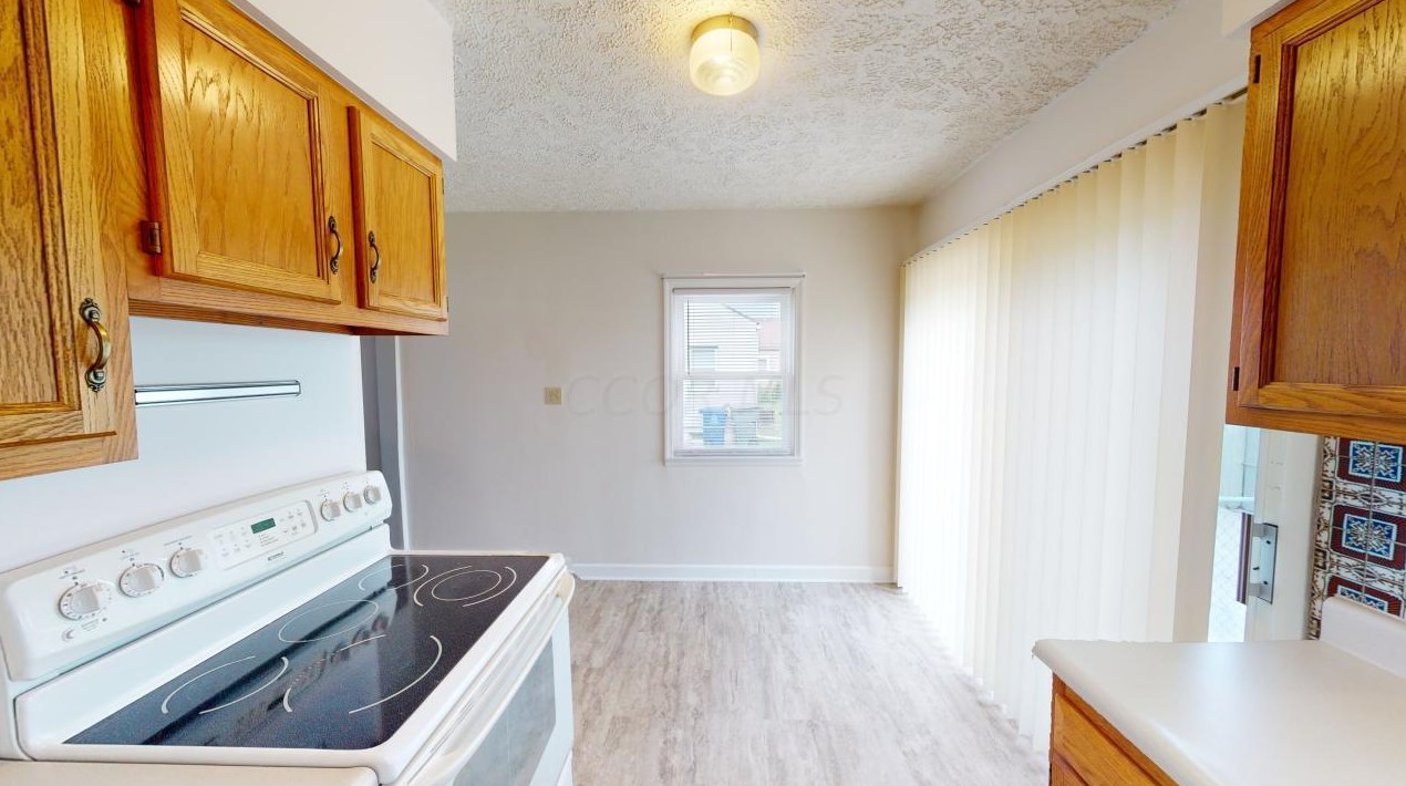 758 Melrose Ave, Columbus OH 43224-3926 exterior