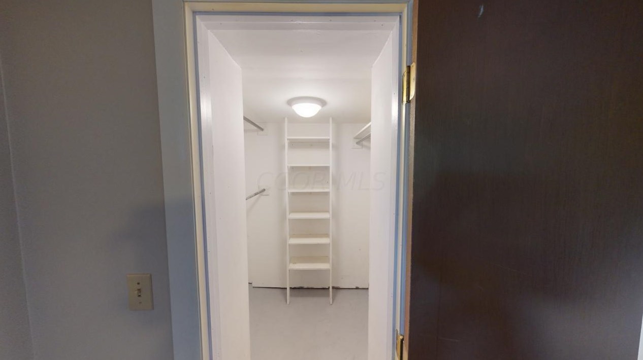 758 Melrose Ave, Columbus OH 43224-3926 exterior