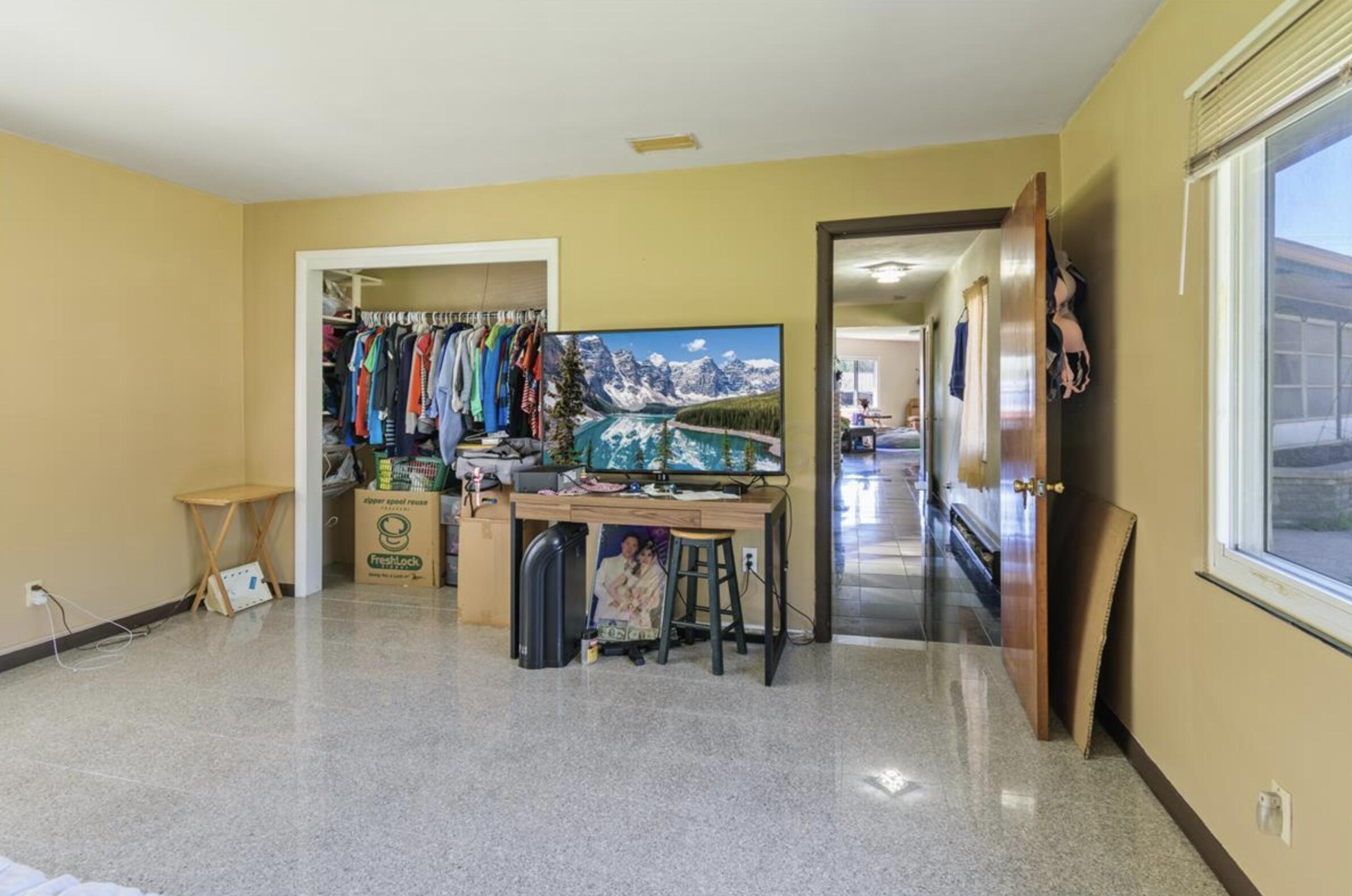 2740 Ferris Rd, Columbus OH 43224-2349 exterior