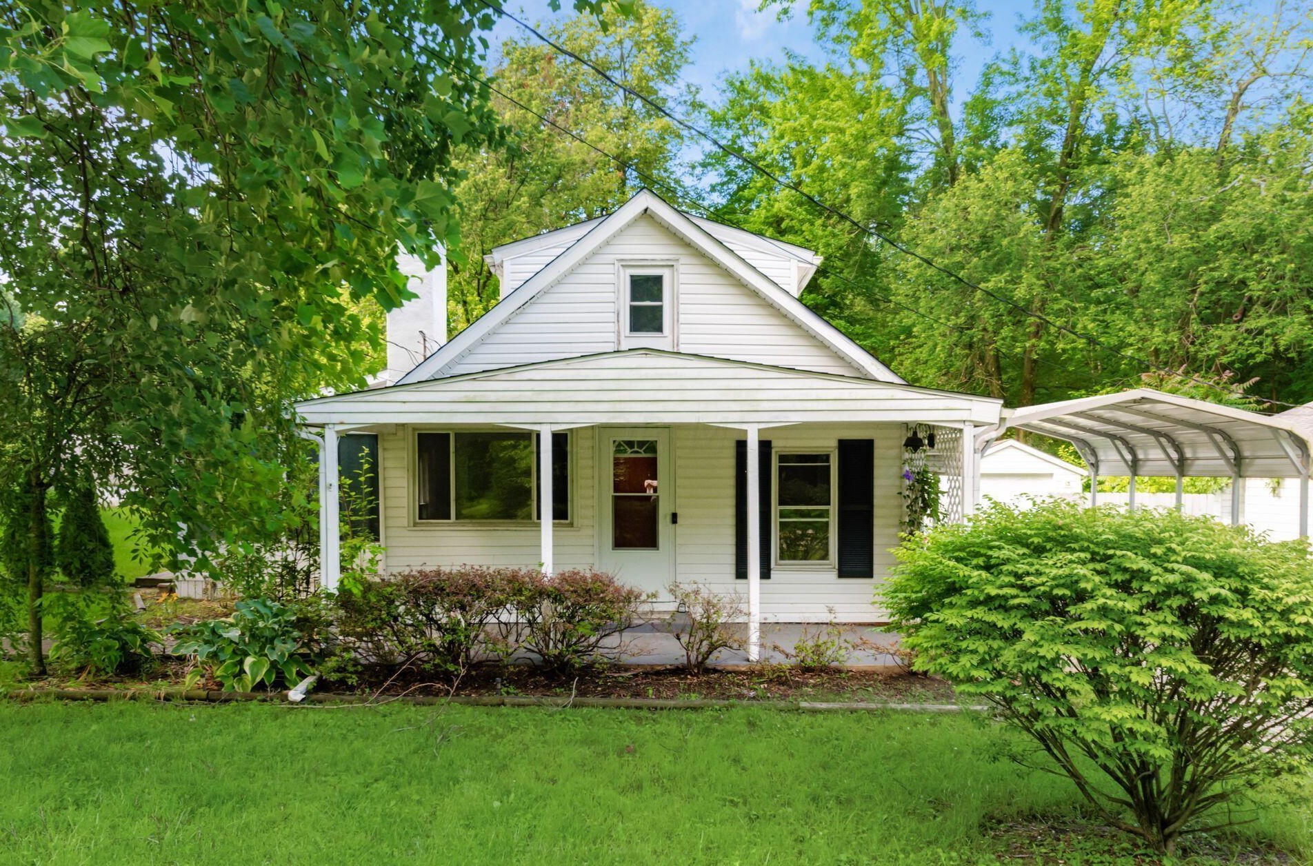 7157 Clark State Rd, Blacklick, OH 43004-8561