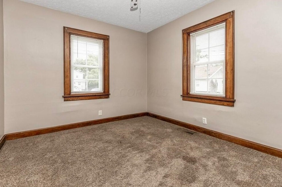 111 Thomas Ave, Lancaster OH 43130-3664 exterior