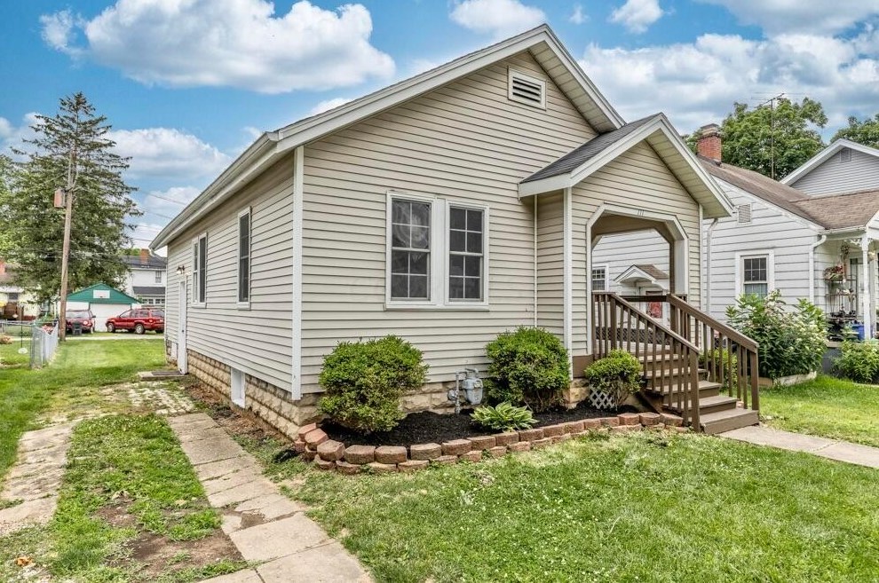 111 Thomas Ave, Lancaster, OH 43130-3664