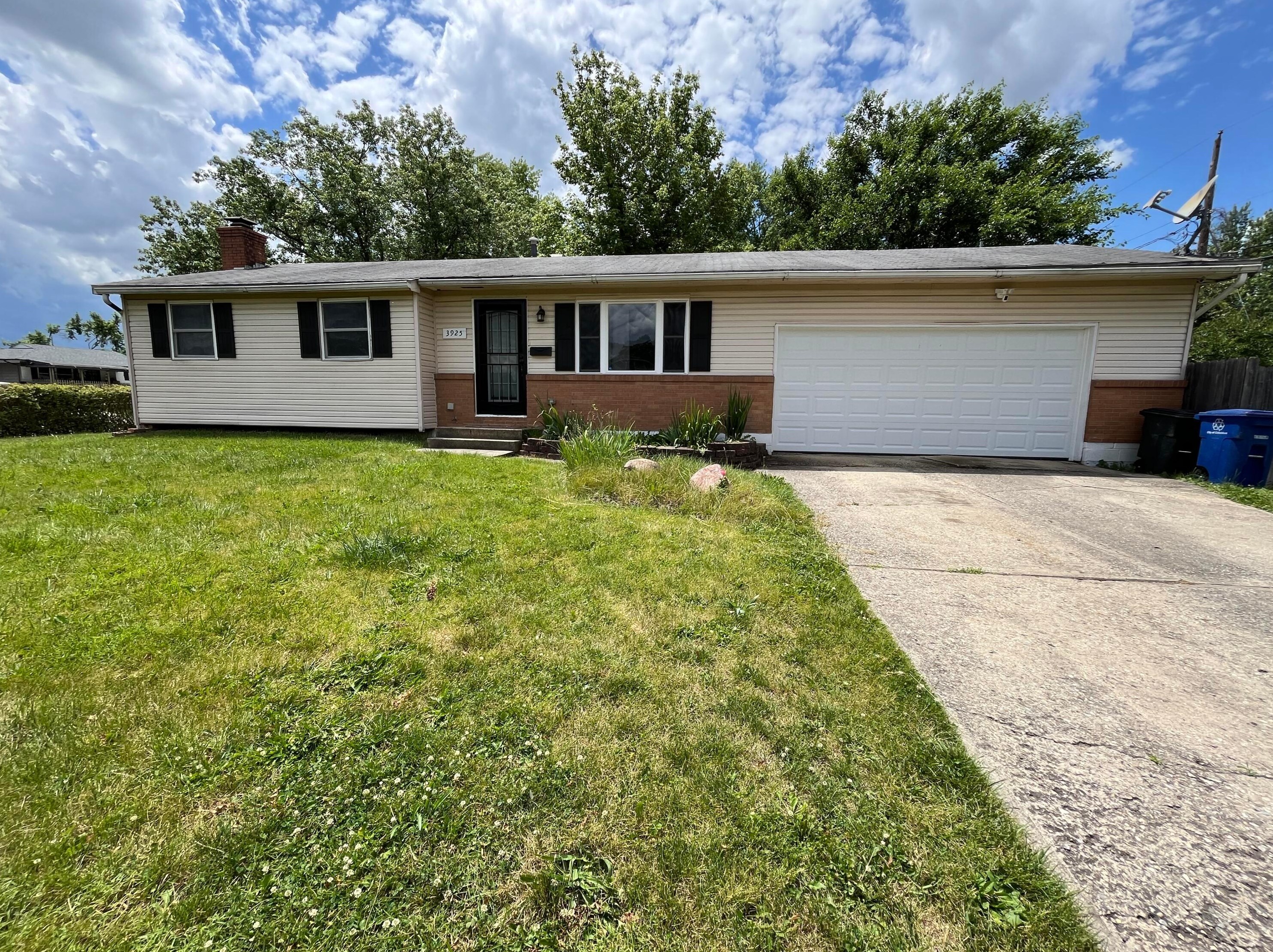 3925 Bonita Rd, Columbus, OH 43232-6295