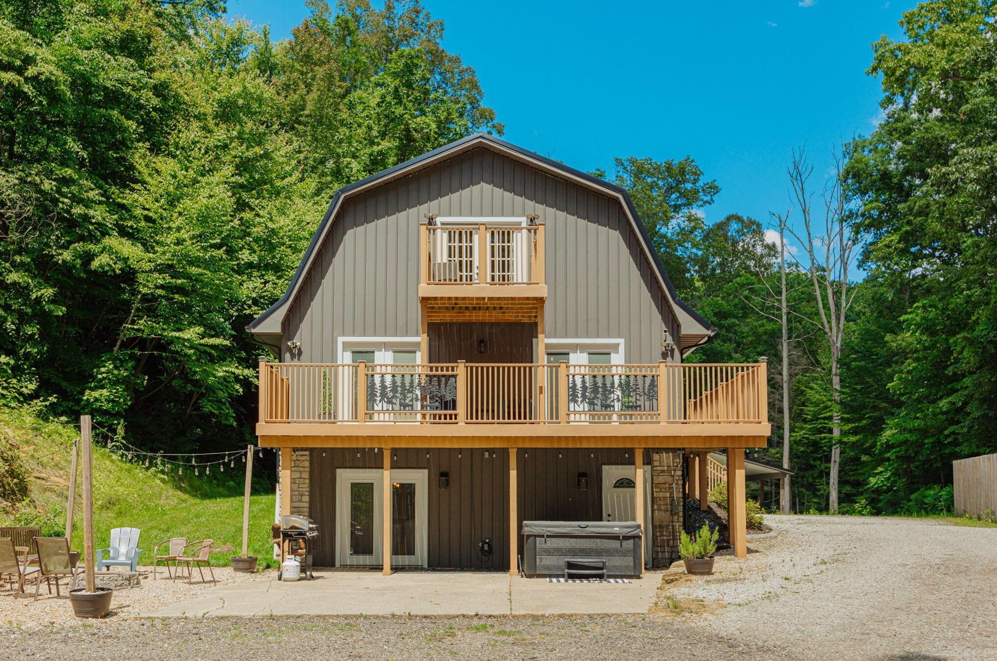 9099 Fairfield Rd, Sugar Grove, OH 43155-8000