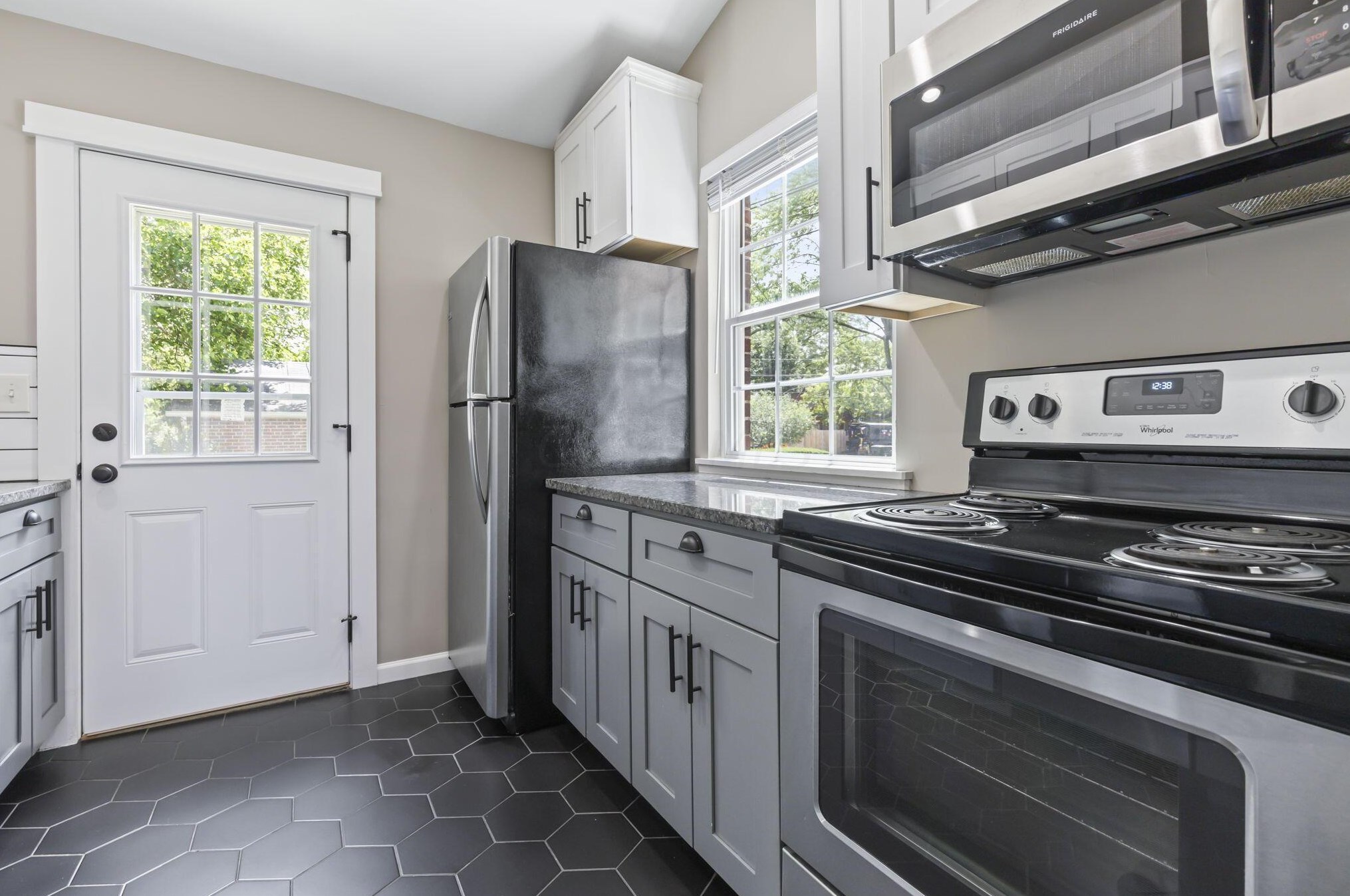 4644 High St, Columbus OH  43214-2004 exterior