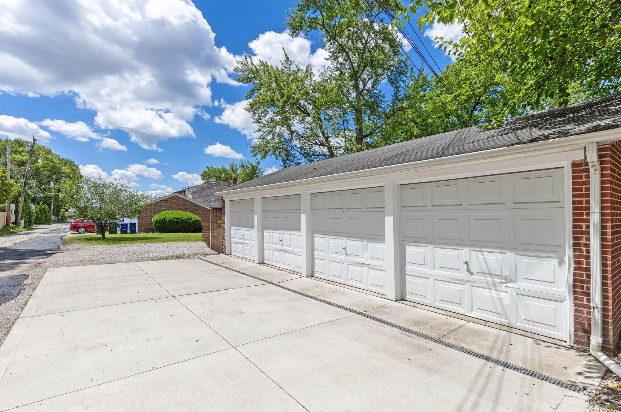 4644 High St, Columbus OH  43214-2004 exterior