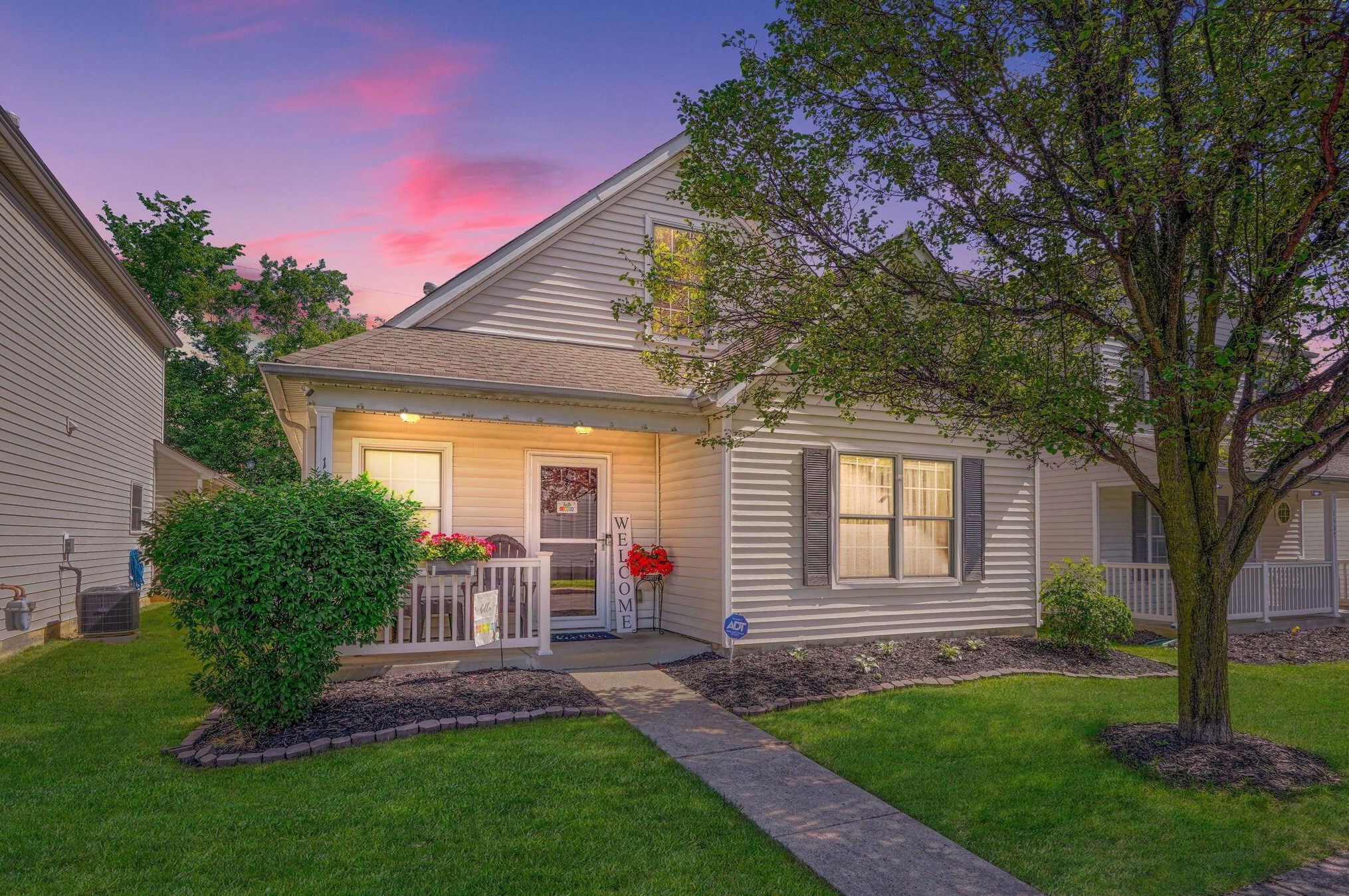 1498 Sargas St, Columbus, OH 43240-6070