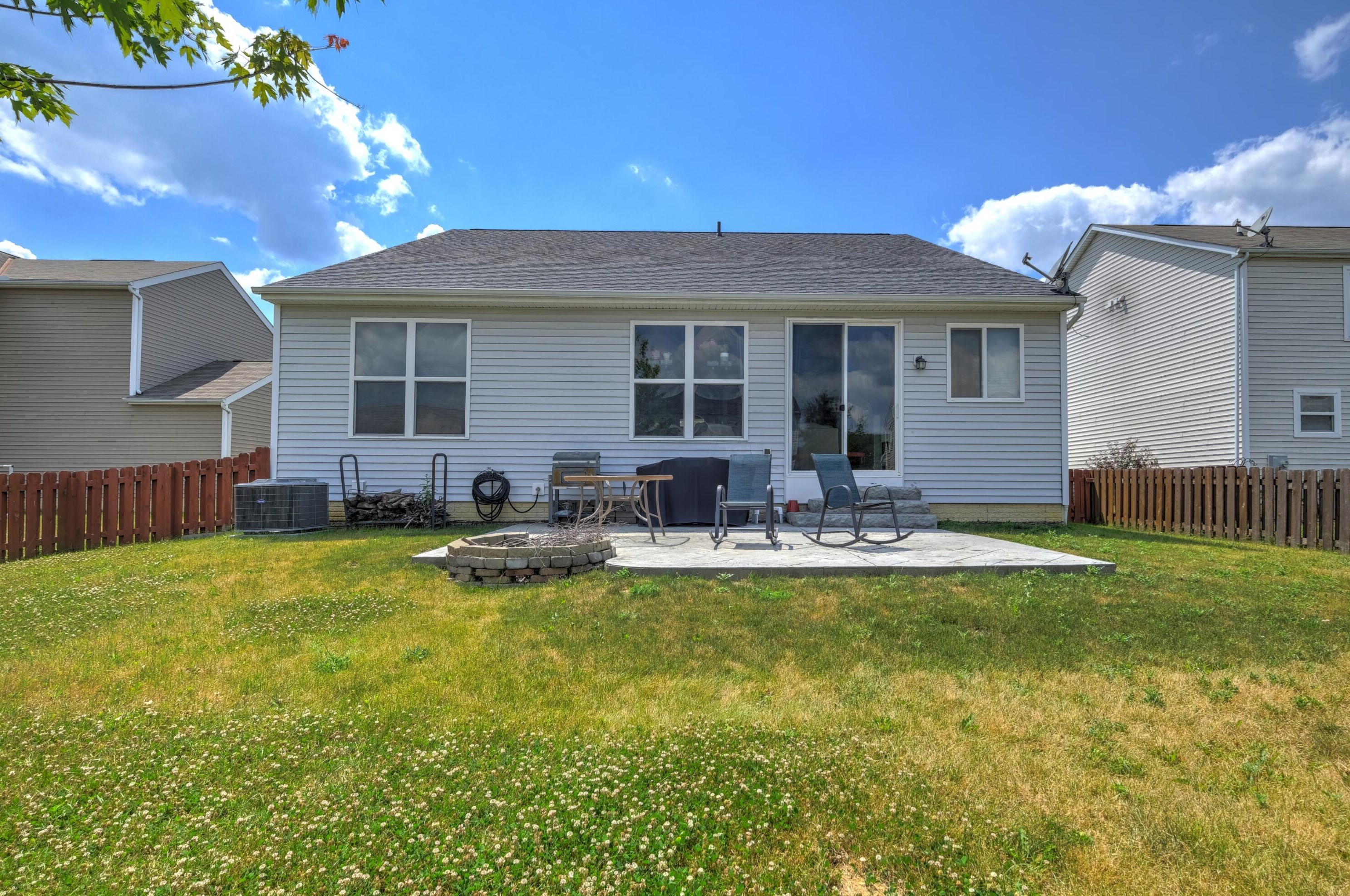 218 Whitewater Ct, Delaware, OH 43015