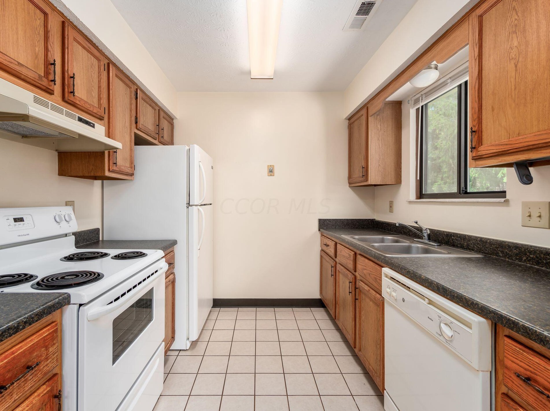 525 Boulder Dr, Delaware OH 43015-2289 exterior