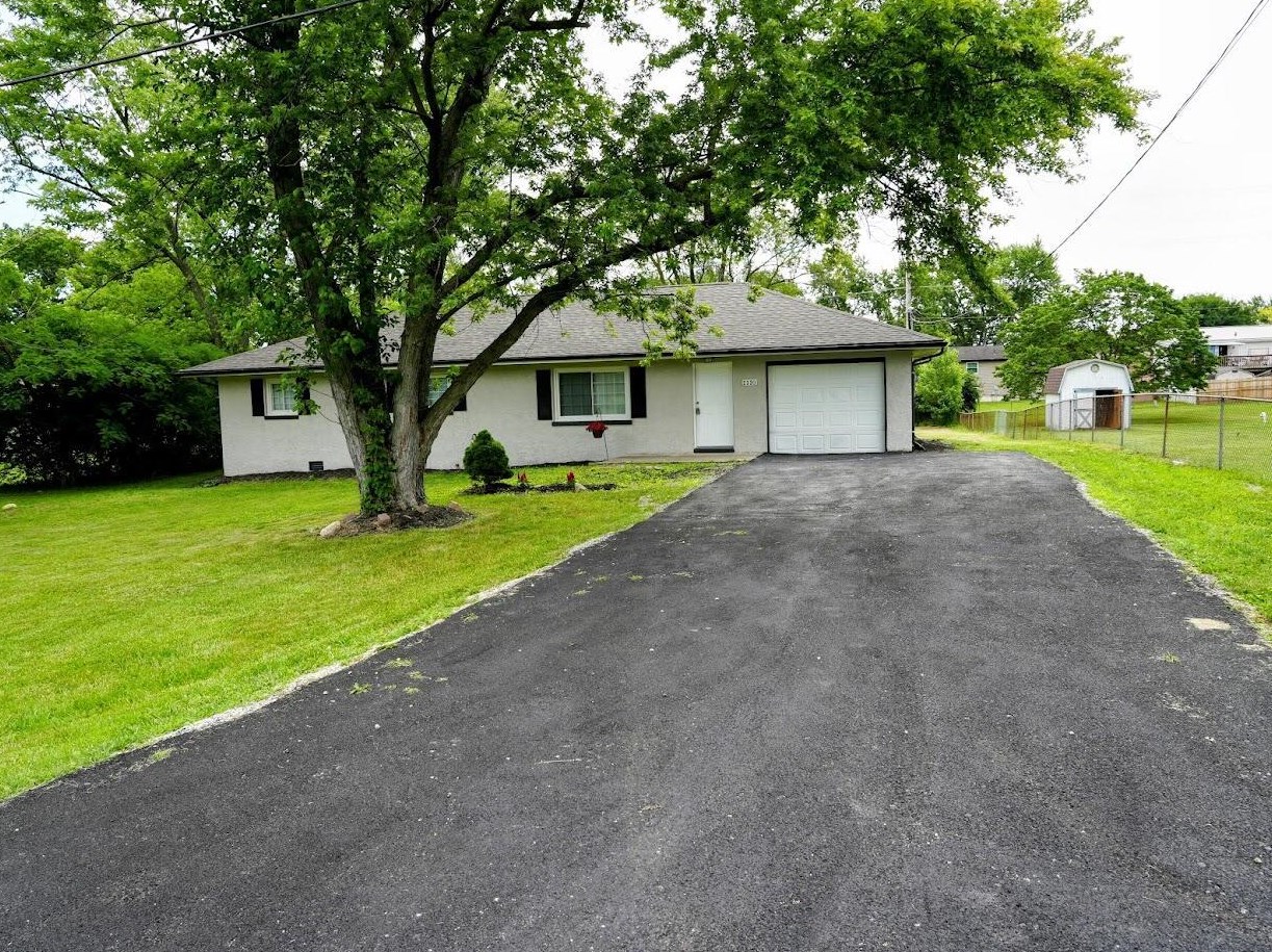 2320 Mccomb Rd, Darbydale, OH 43123-1420