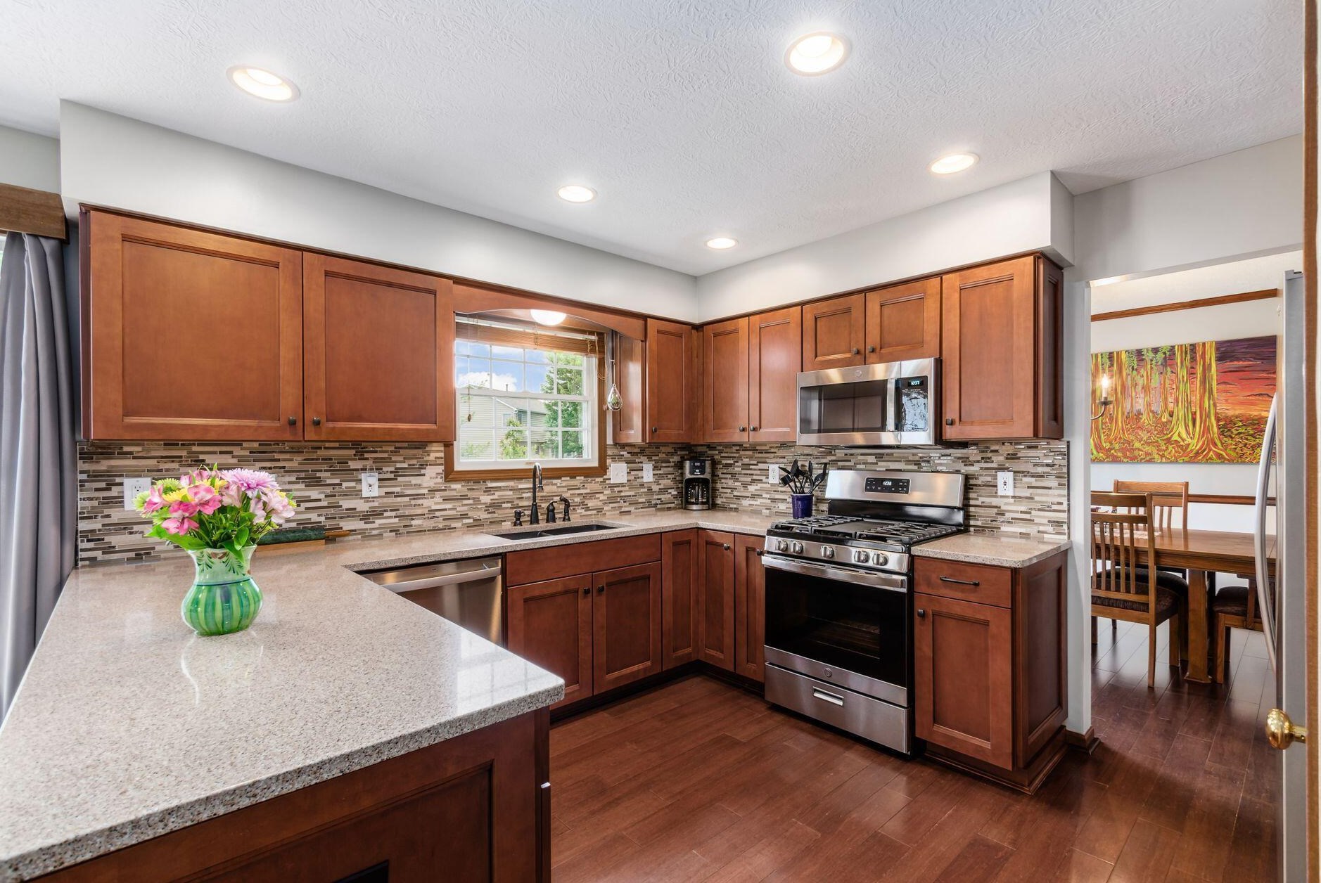5910 Pne Wild Dr, Westerville OH  43082-9723 exterior