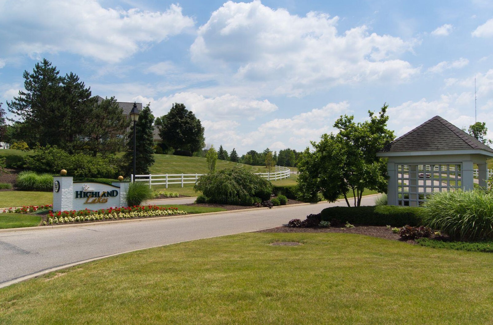 5910 Pne Wild Dr, Westerville OH  43082-9723 exterior