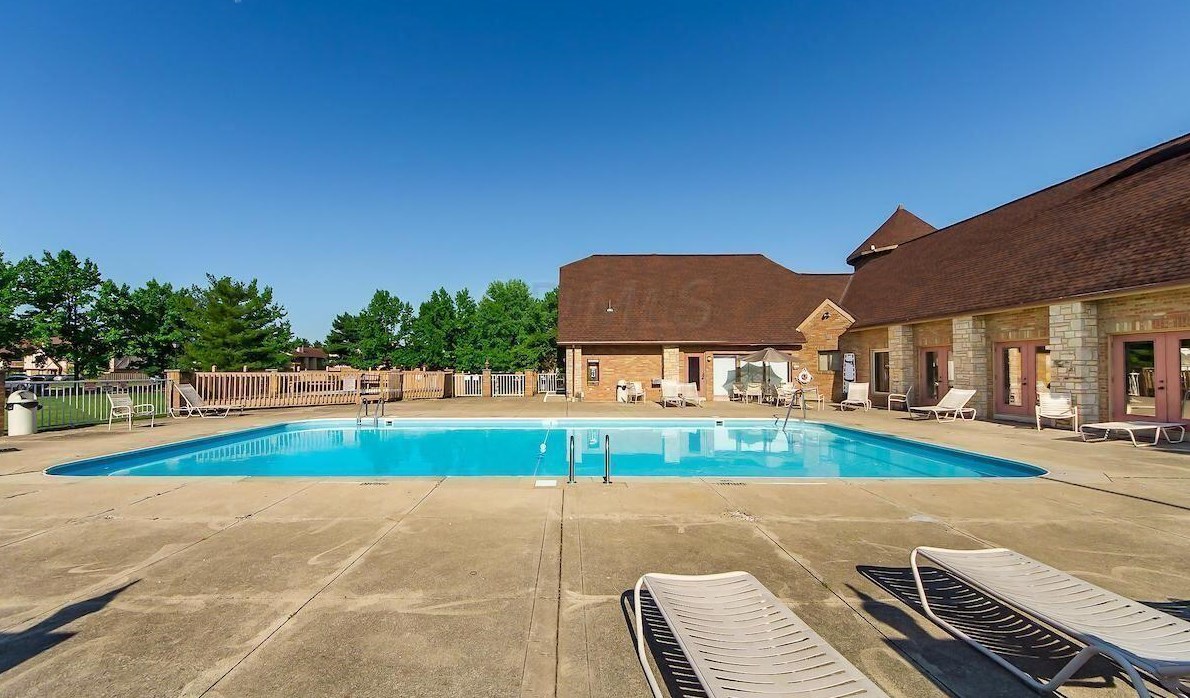 2188 Hedgerow Rd, Columbus OH  43220-6396 exterior