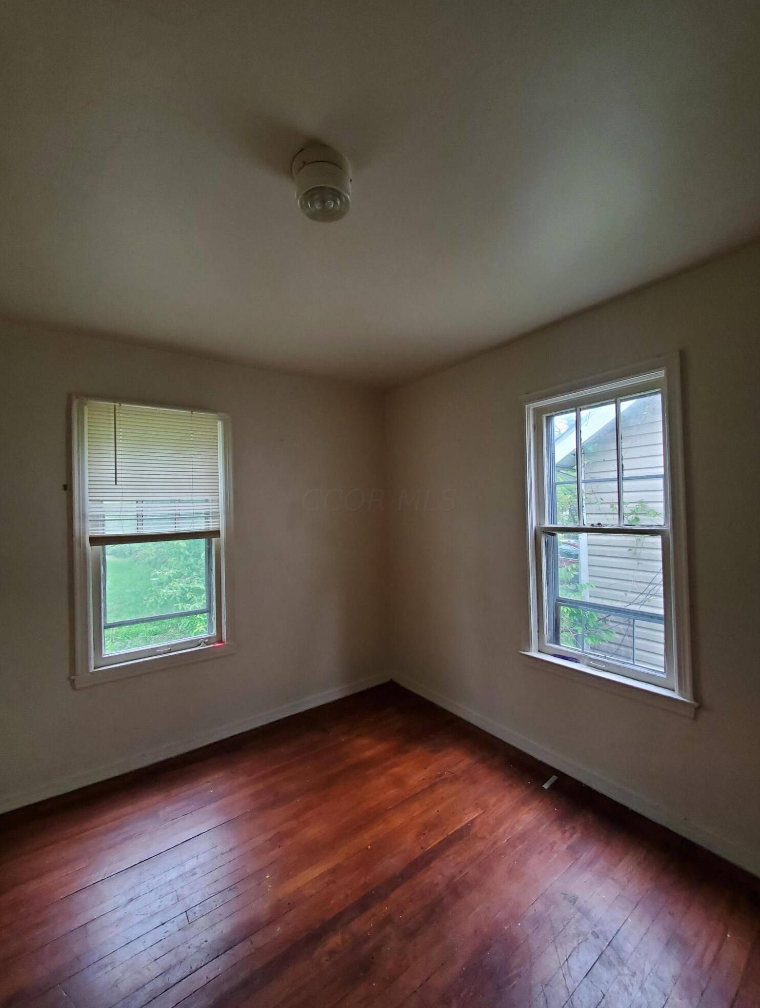 1852 Genessee Ave, Columbus OH 43211-1824 exterior