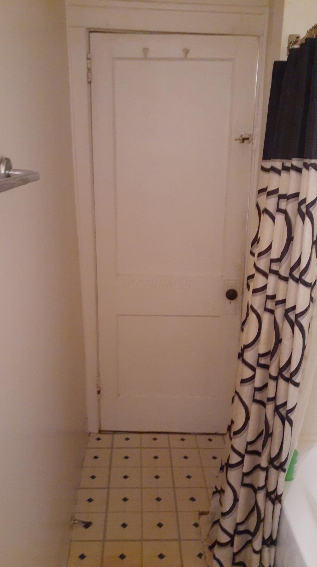 70 Powell Ave, Columbus OH 43204-2617 exterior