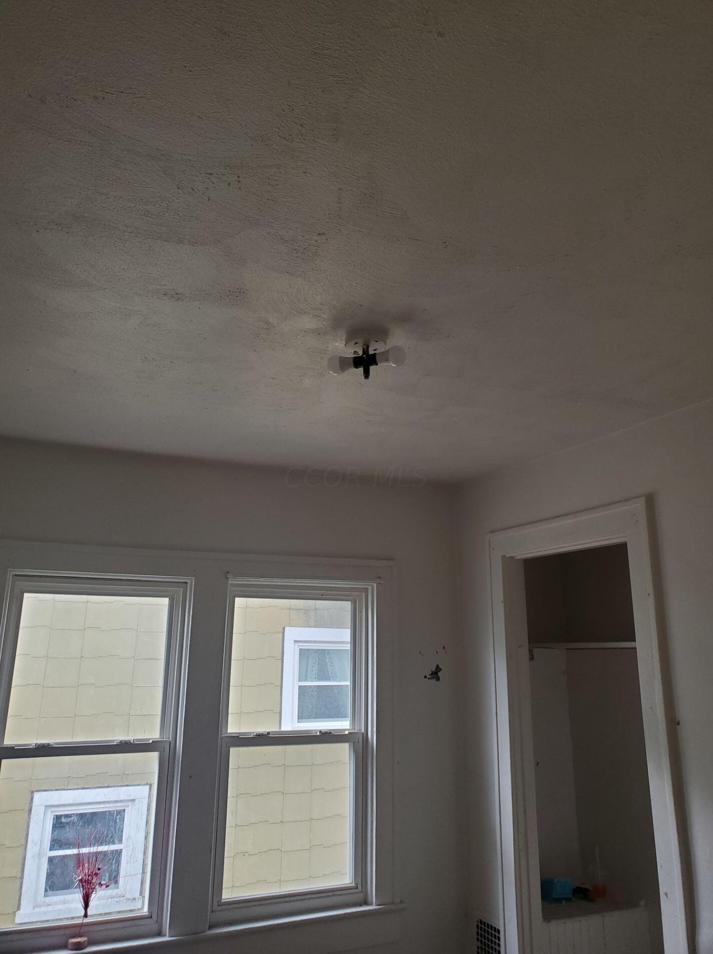 70 Powell Ave, Columbus OH 43204-2617 exterior