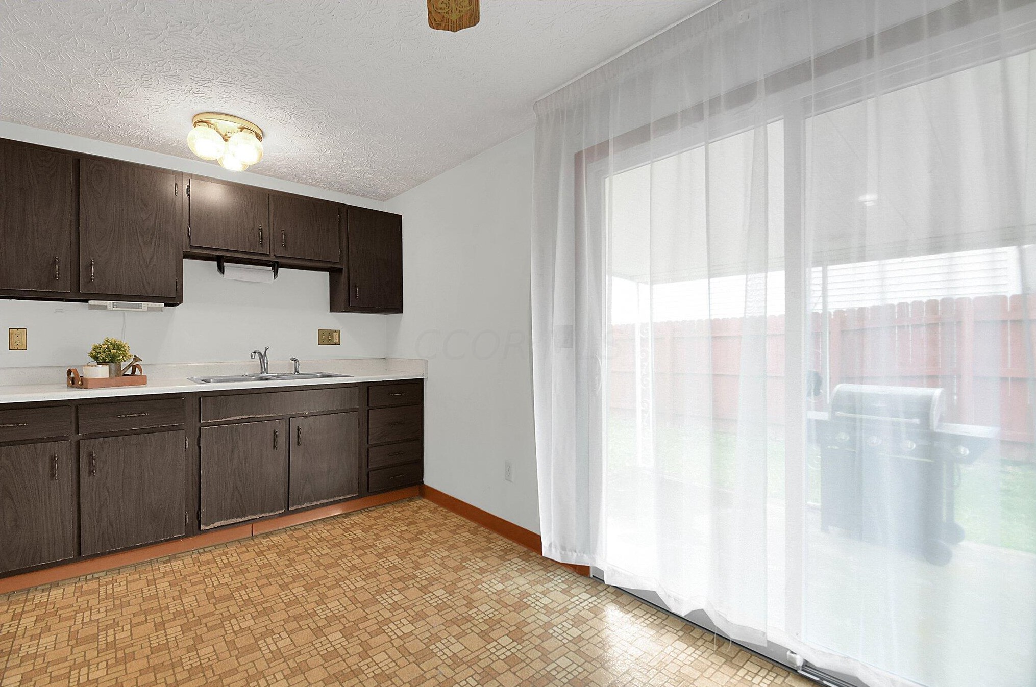 1741 Holw Run Dr, Columbus OH 43223-3413 exterior