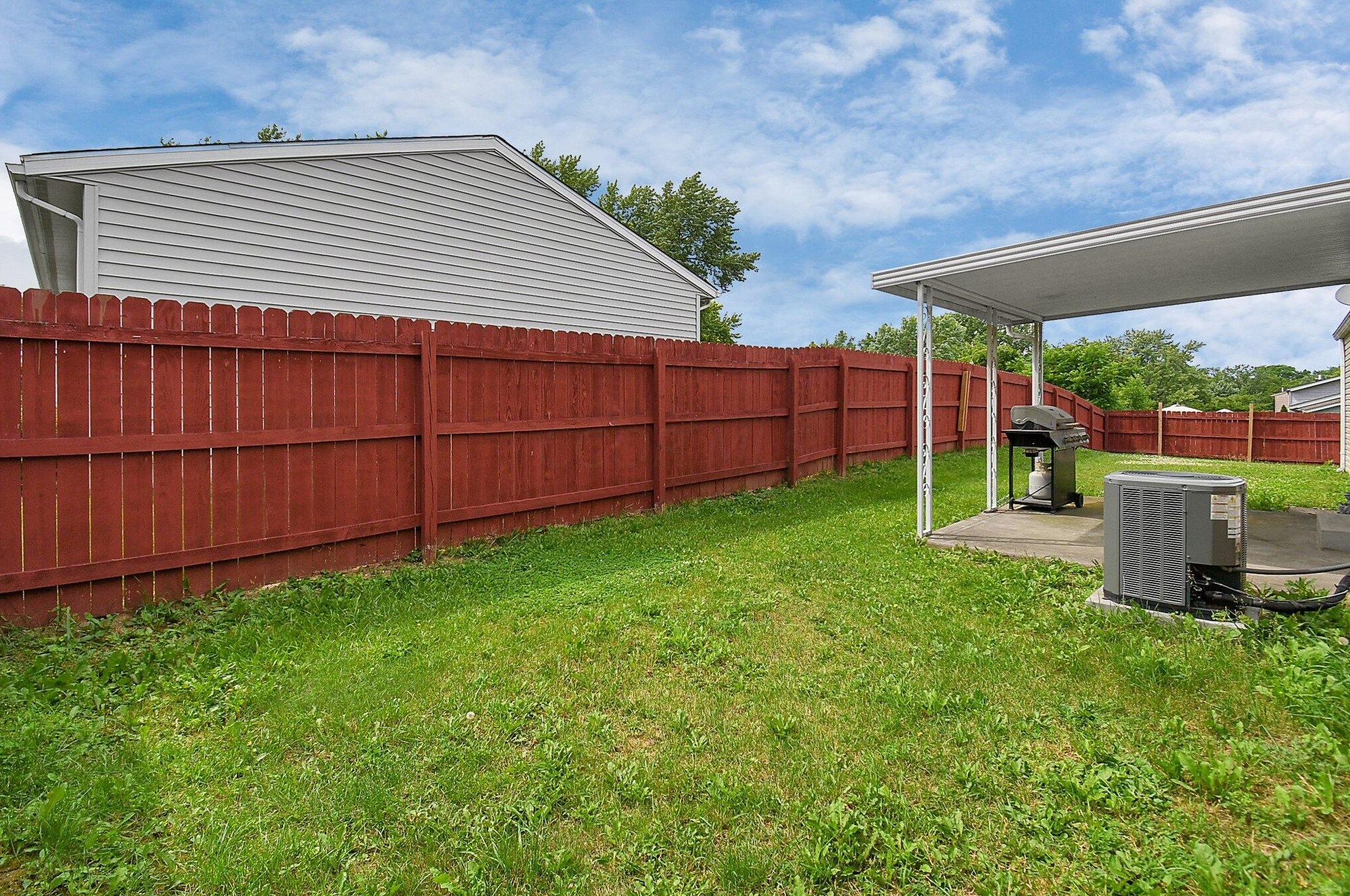 1741 Holw Run Dr, Columbus OH 43223-3413 exterior