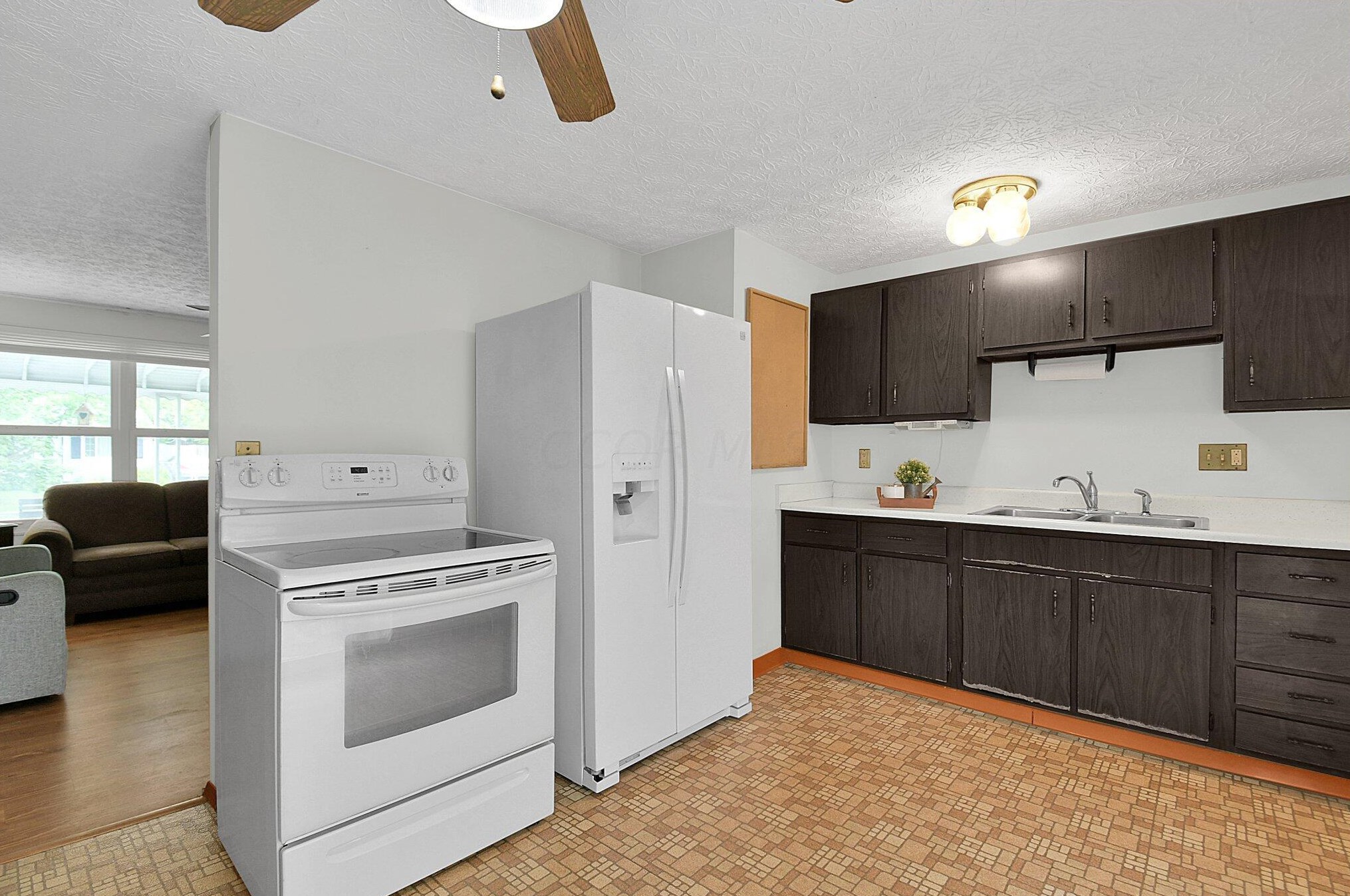 1741 Holw Run Dr, Columbus OH 43223-3413 exterior