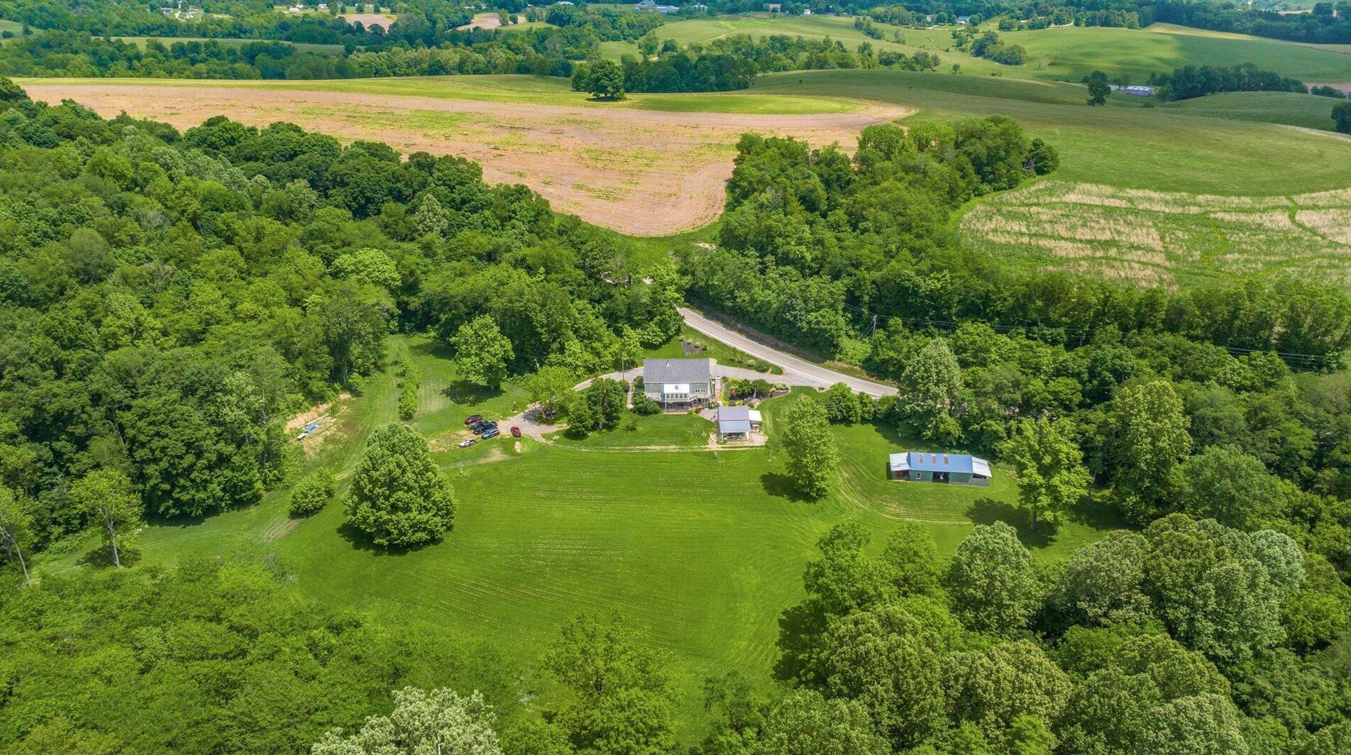 865 Logan Thornville Rd, Hide Away Hills OH  43107-9762 exterior