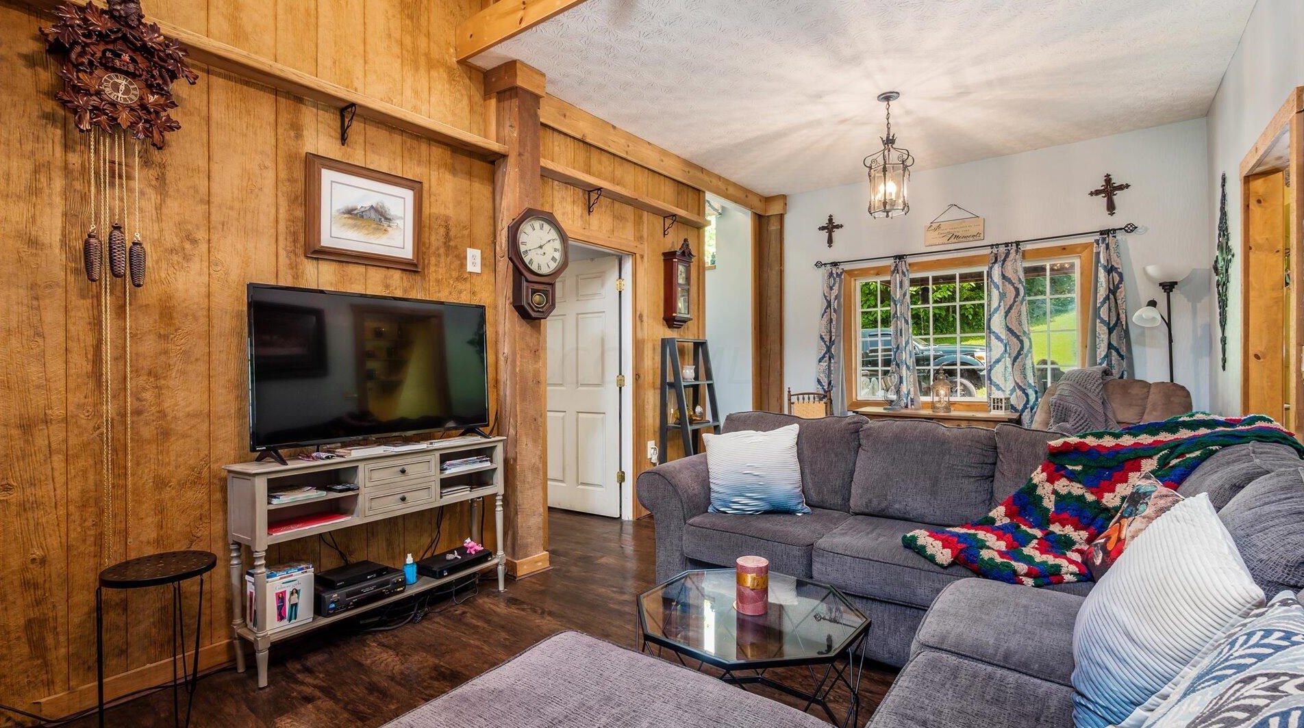 865 Logan Thornville Rd, Hide Away Hills OH  43107-9762 exterior