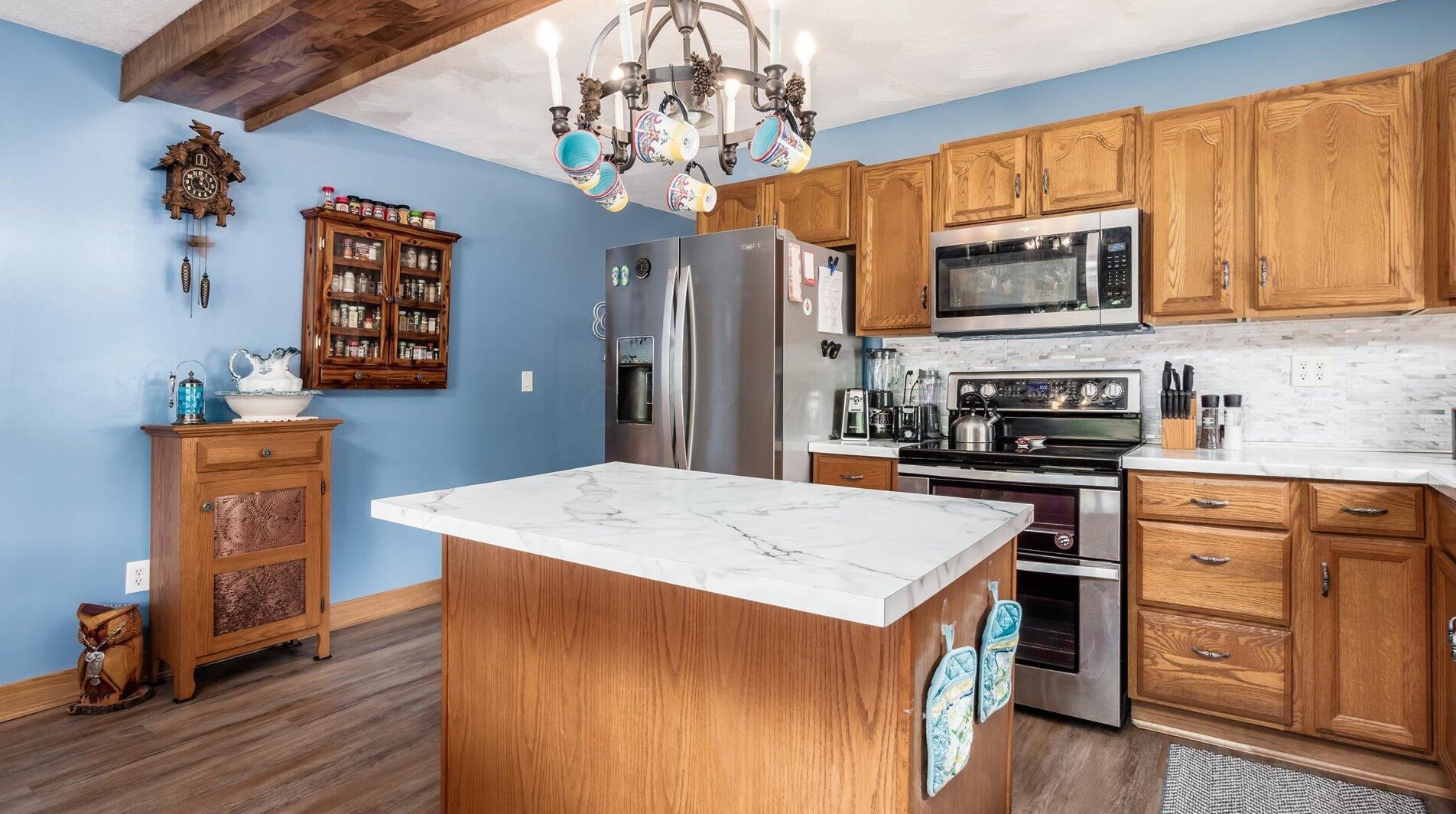 865 Logan Thornville Rd, Hide Away Hills OH  43107-9762 exterior