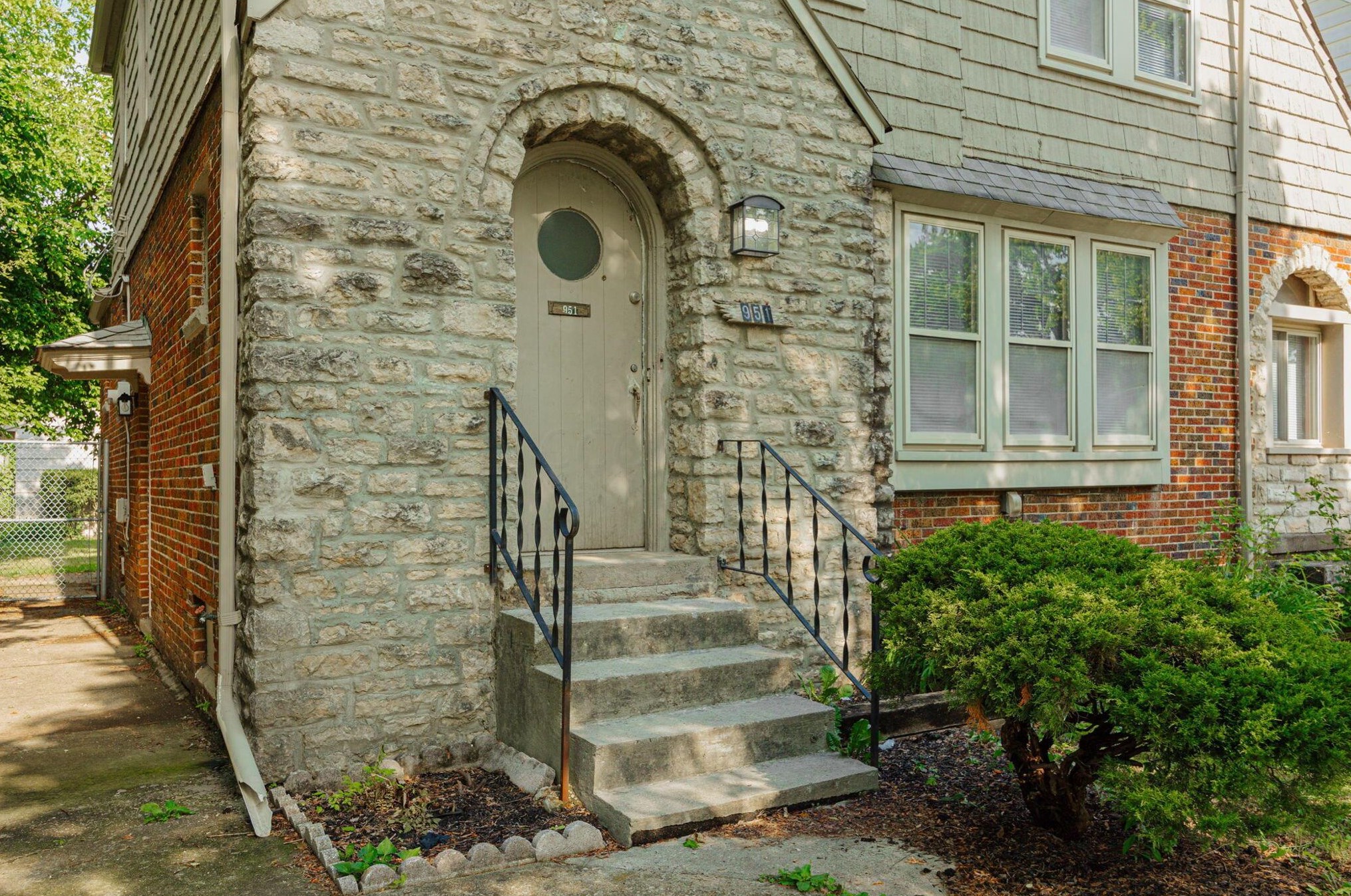 951 Lilley Ave, Columbus, OH 43206-1731