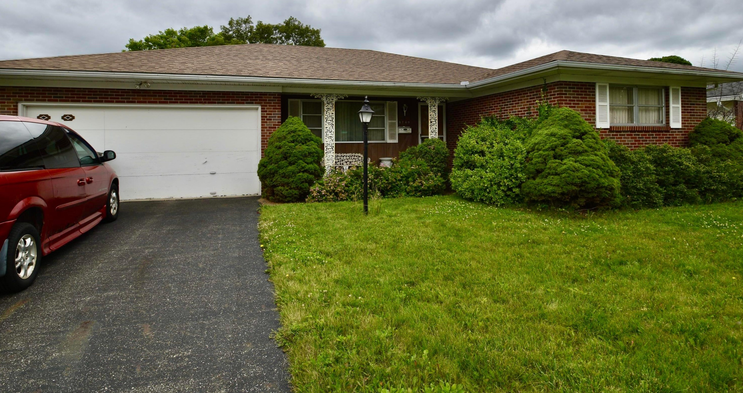 4769 Almont Dr, Columbus, OH 43229-6303