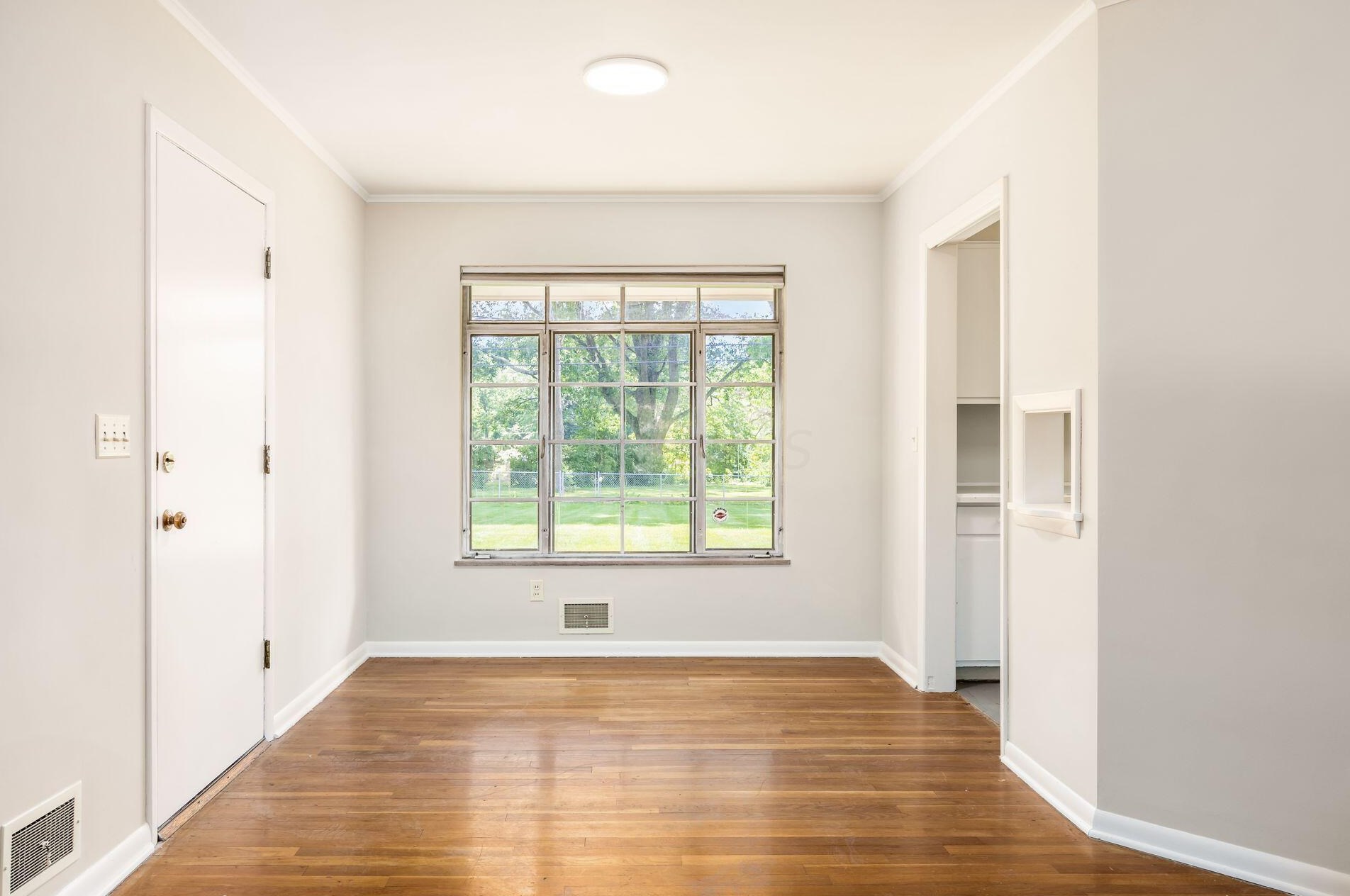 211 Ceramic Dr, Columbus OH 43214-3073 exterior