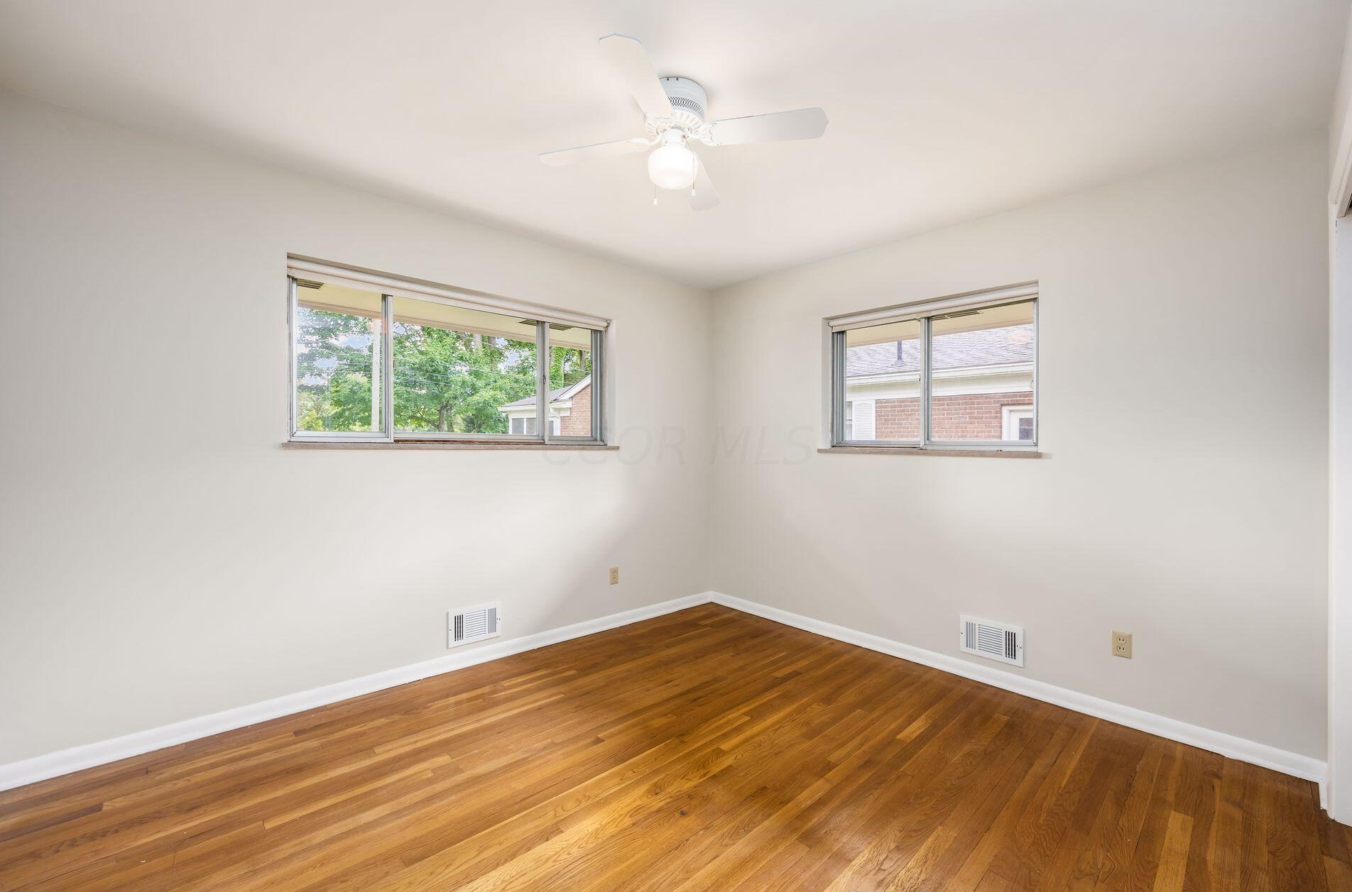 211 Ceramic Dr, Columbus OH 43214-3073 exterior