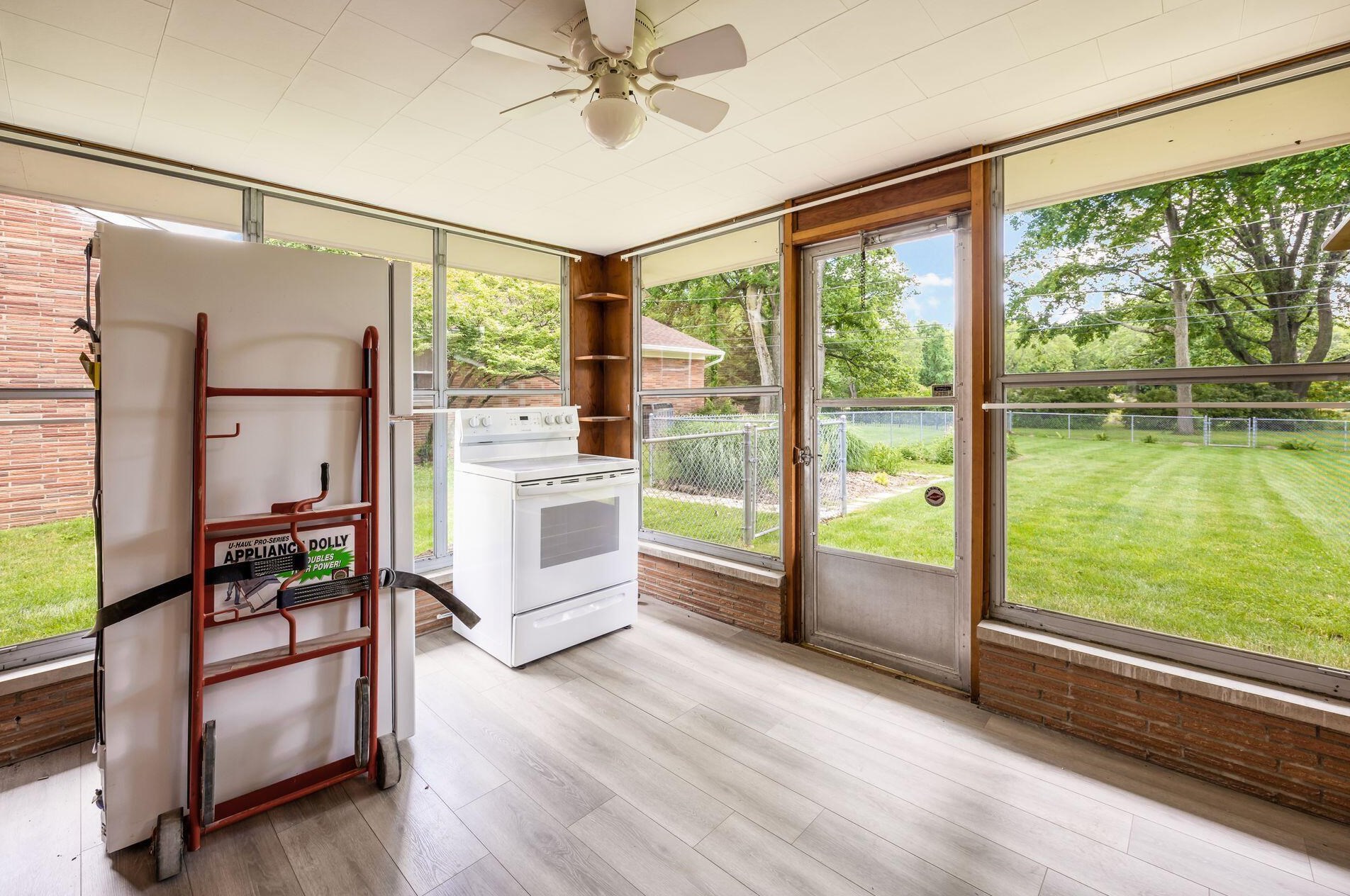 211 Ceramic Dr, Columbus OH 43214-3073 exterior