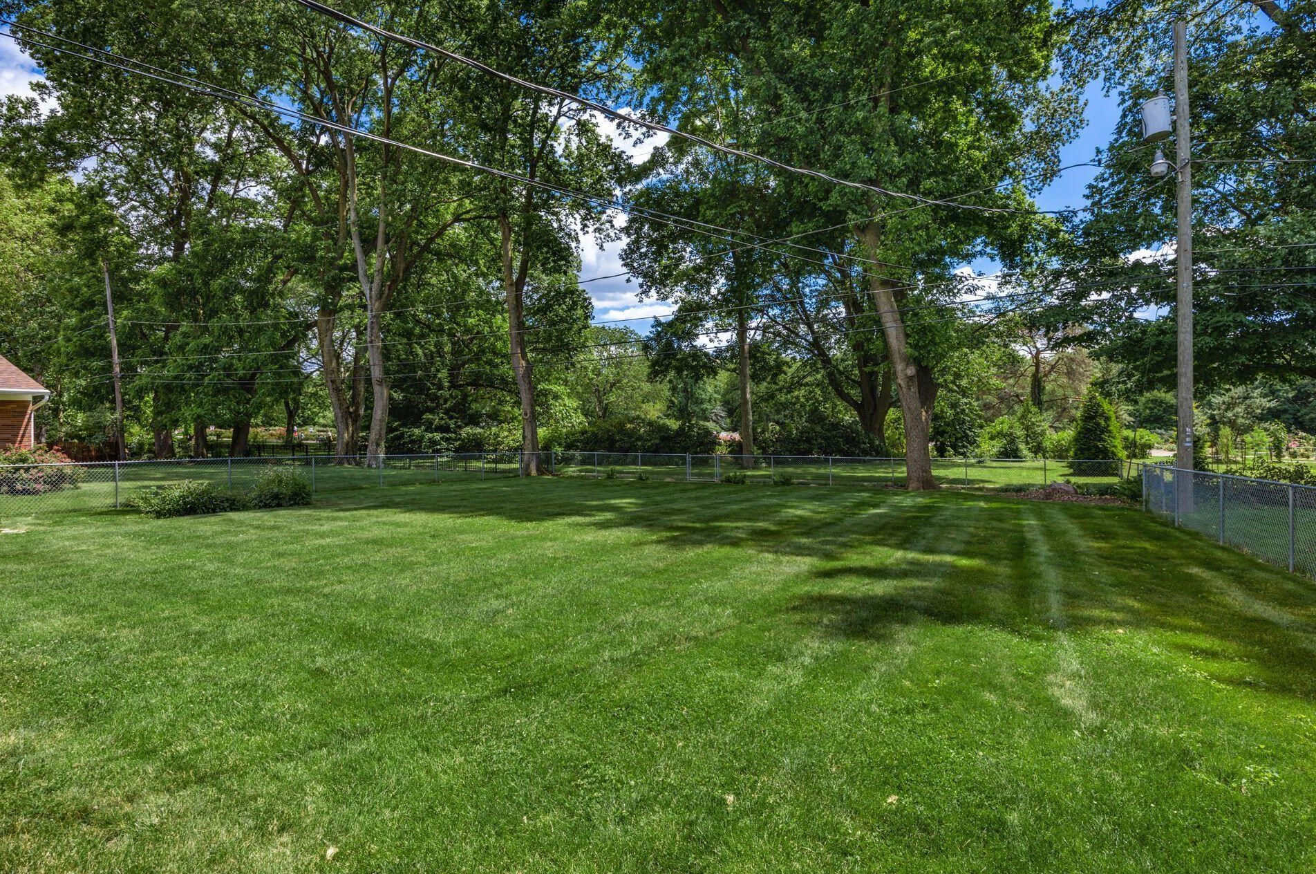 211 Ceramic Dr, Columbus OH 43214-3073 exterior