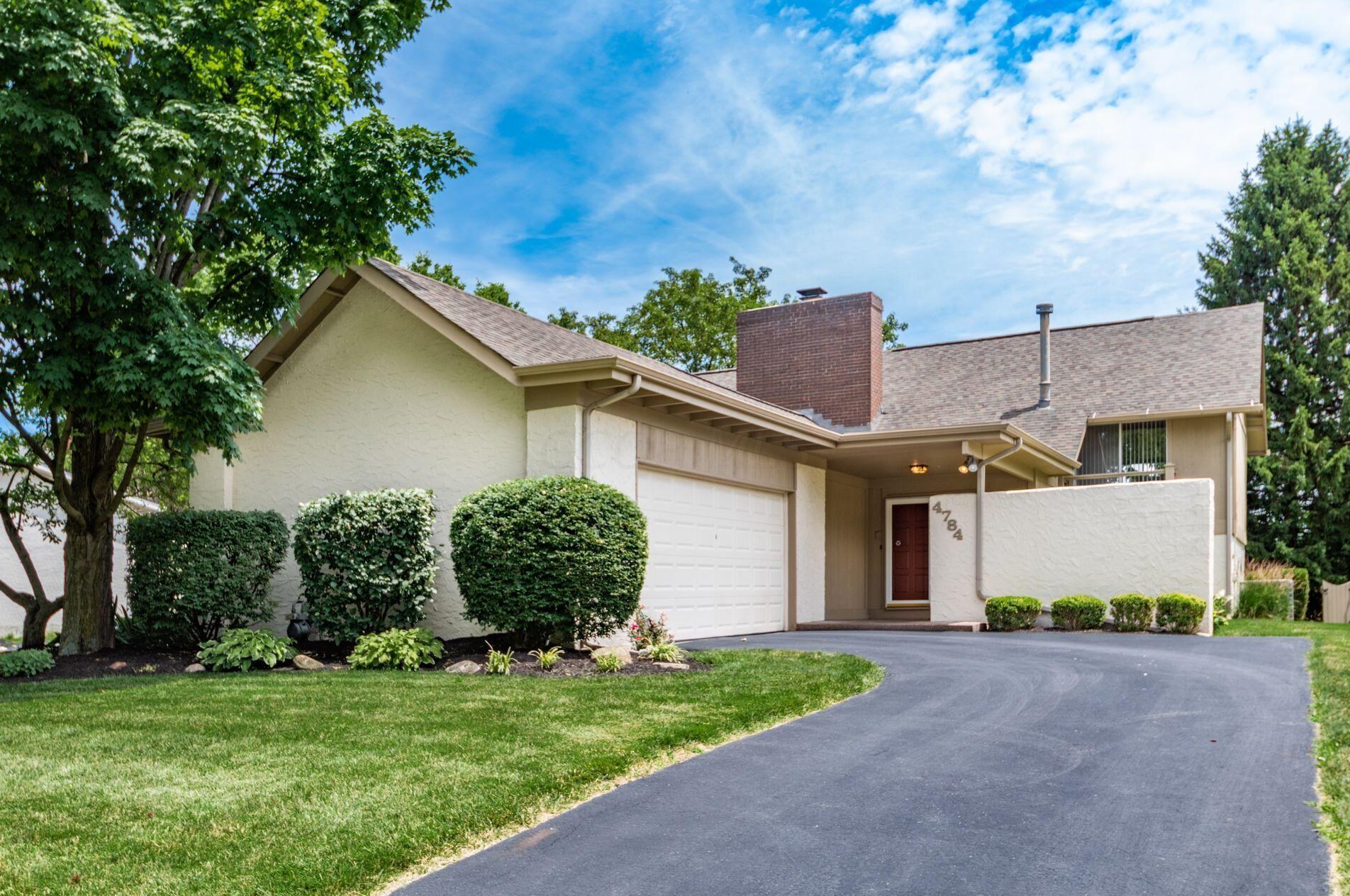 4784 Winterset Dr, Columbus, OH 43220