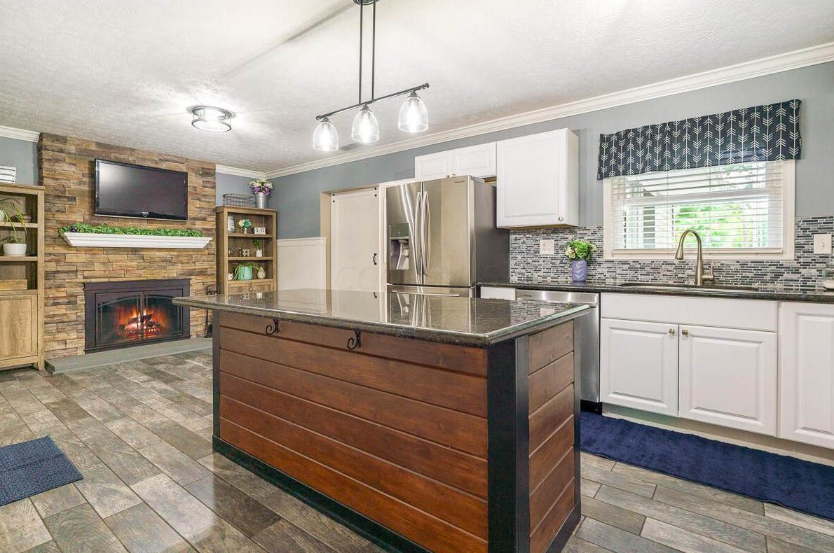 562 Bonnington Way, Columbus OH  43230-2302 exterior