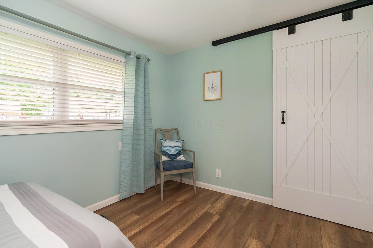 562 Bonnington Way, Columbus OH  43230-2302 exterior