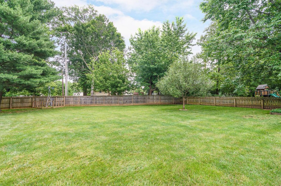 562 Bonnington Way, Columbus OH  43230-2302 exterior