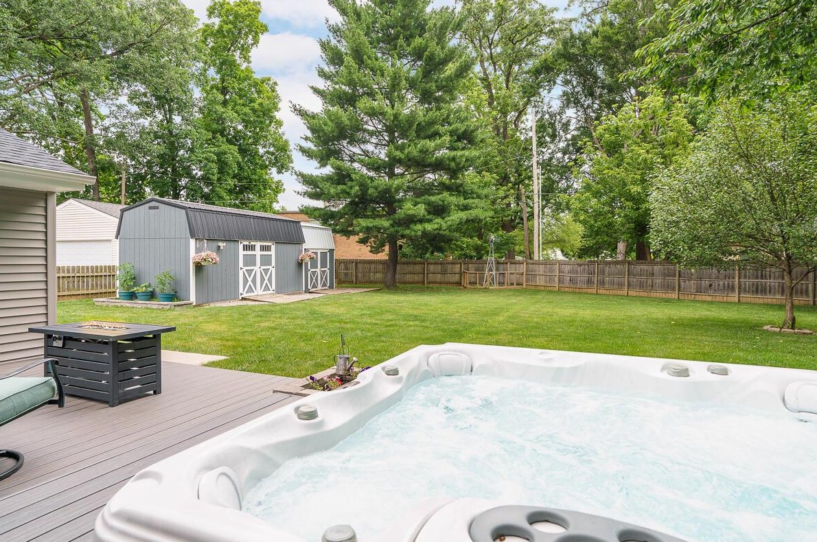 562 Bonnington Way, Columbus OH  43230-2302 exterior