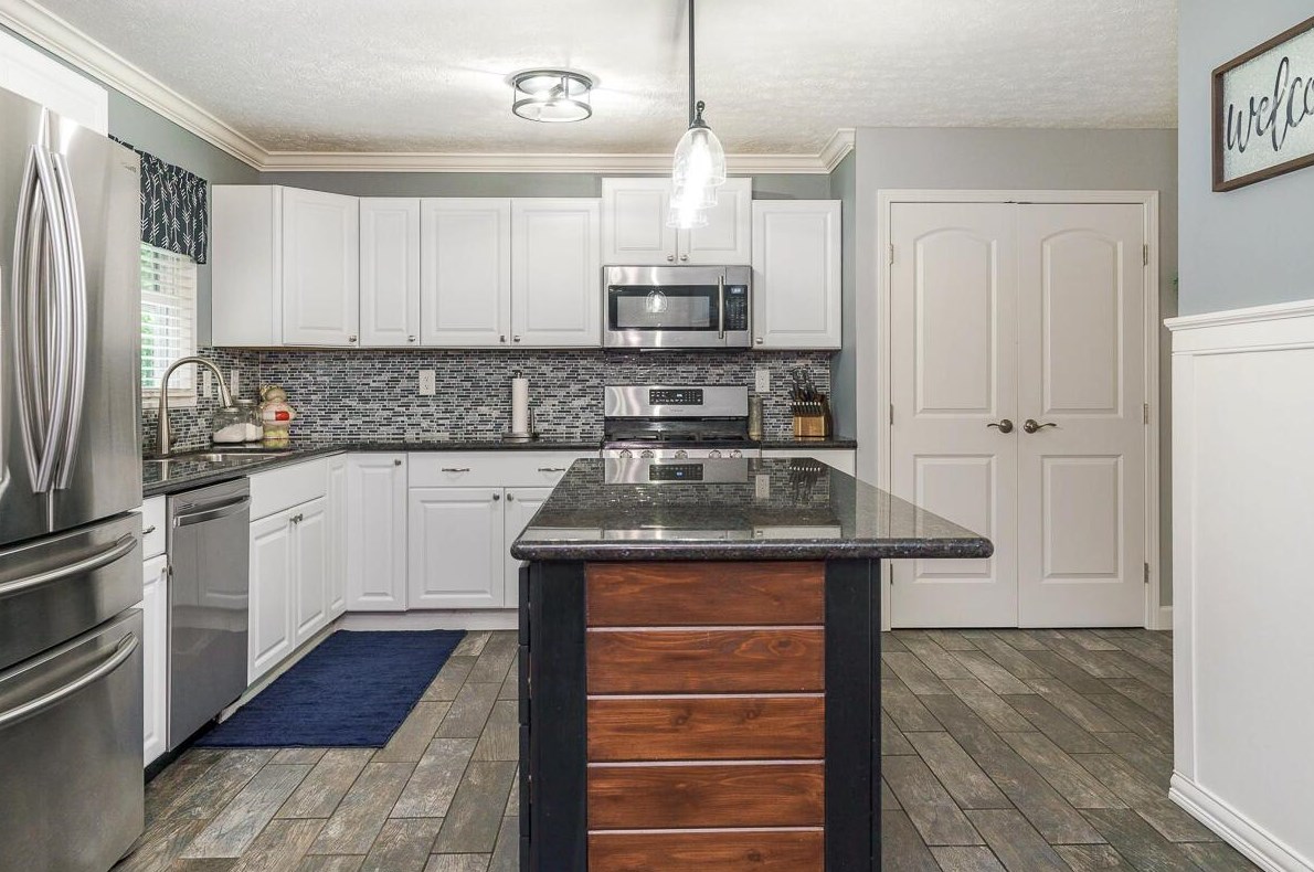 562 Bonnington Way, Columbus OH  43230-2302 exterior