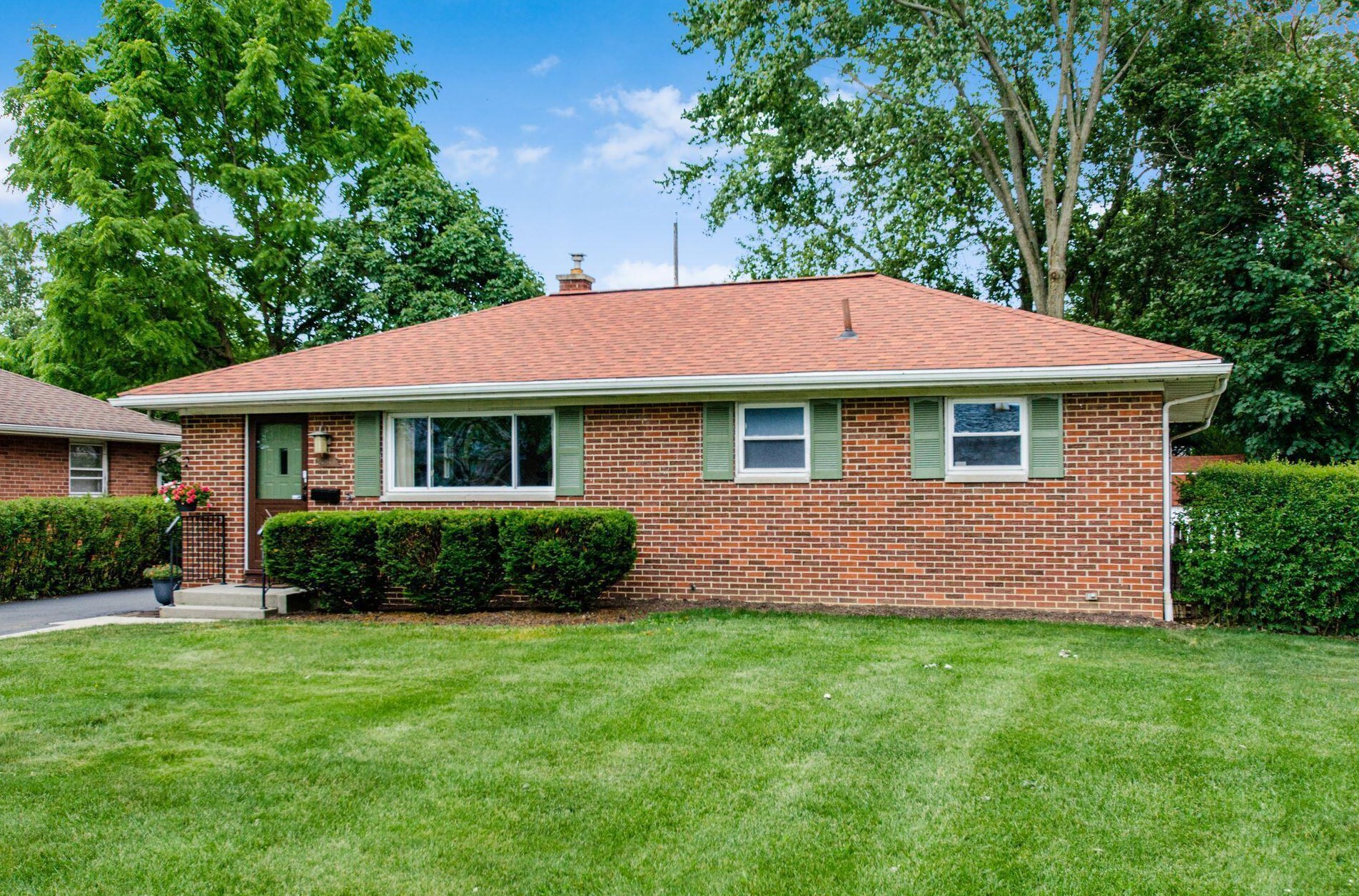 4843 Hillcrest St, Hilliard, OH 43026-1632