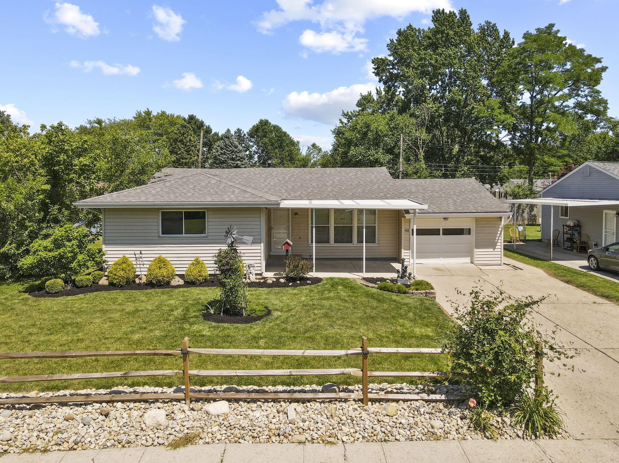 406 Westphal Ave, Columbus OH 43213-1871 exterior