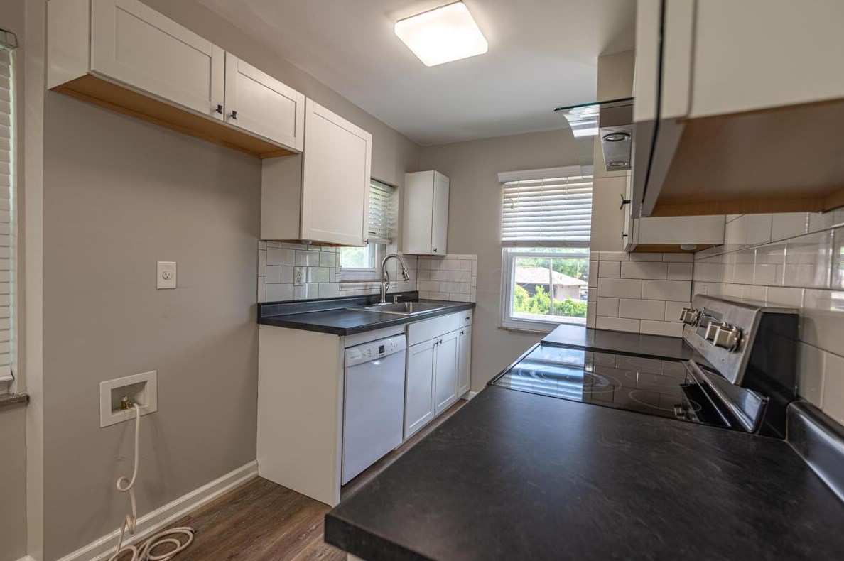 2825 Elliott Ave, Columbus, OH 43204-2007
