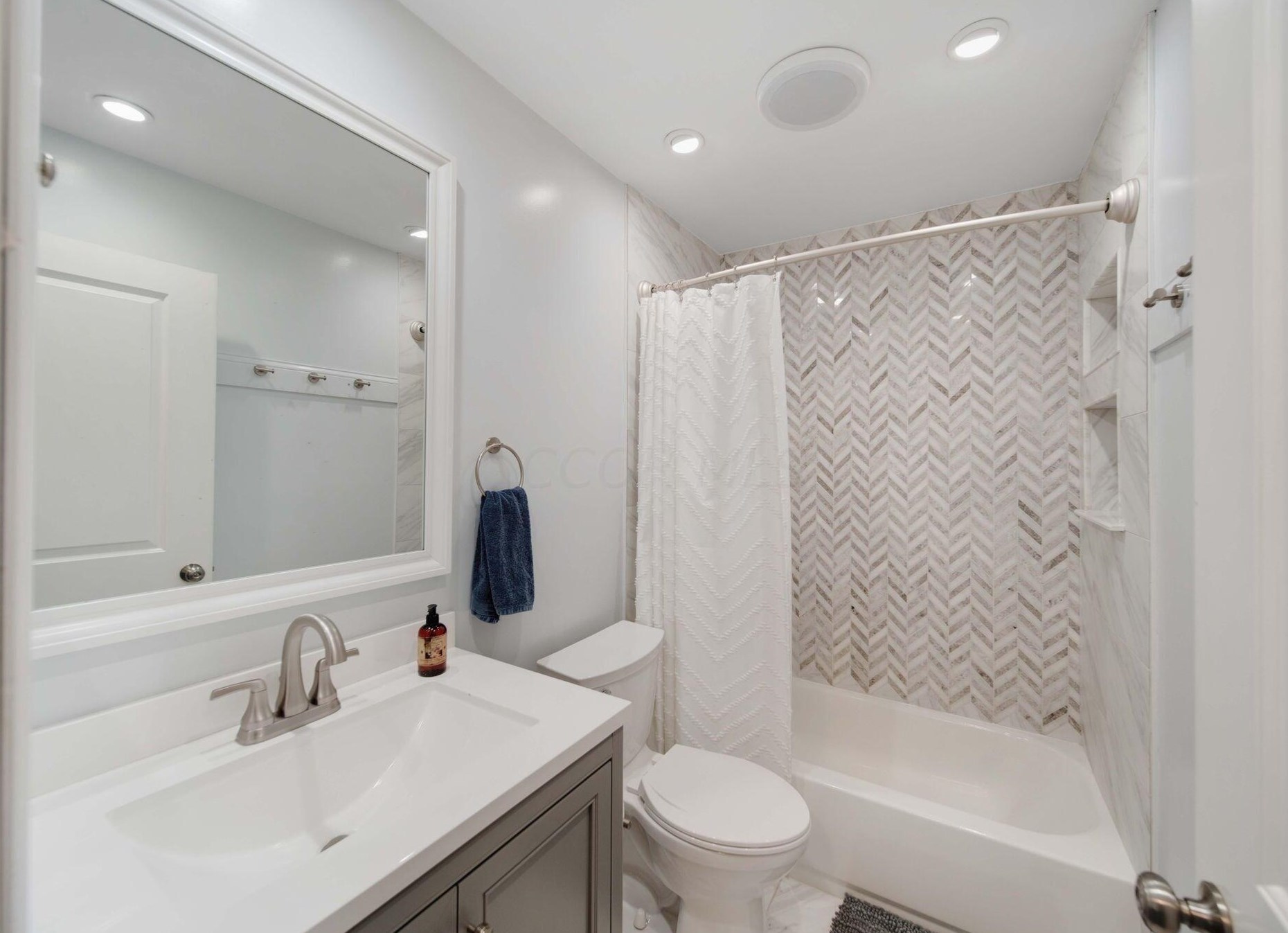 7315 Bride Water Blvd, Columbus OH  43235-4325 exterior