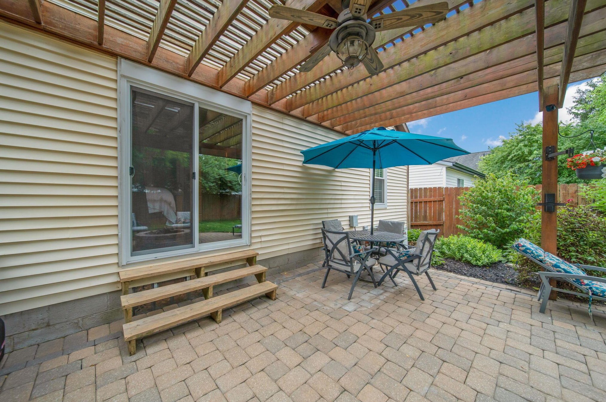 7315 Bride Water Blvd, Columbus OH  43235-4325 exterior