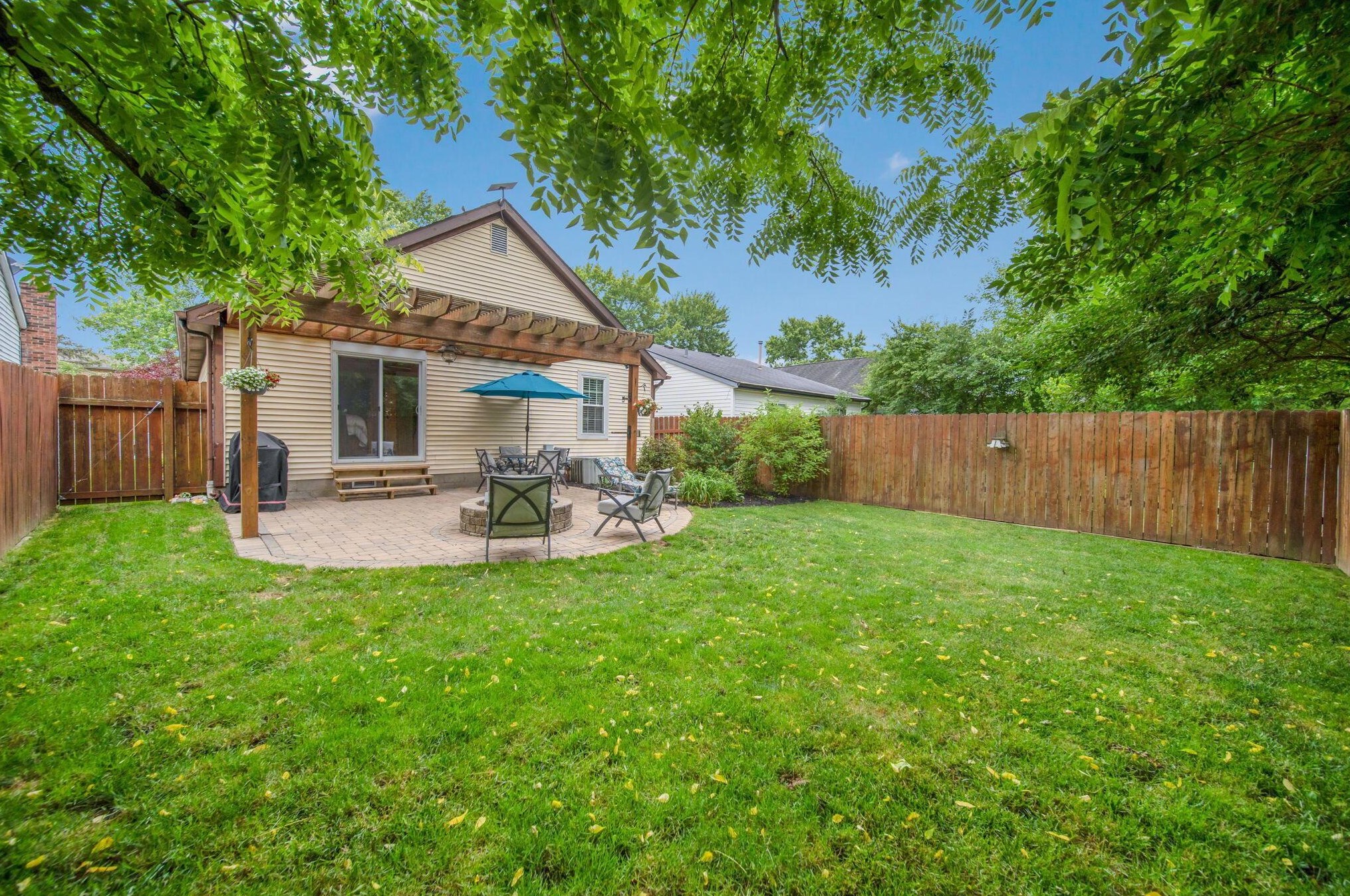 7315 Bride Water Blvd, Columbus OH  43235-4325 exterior