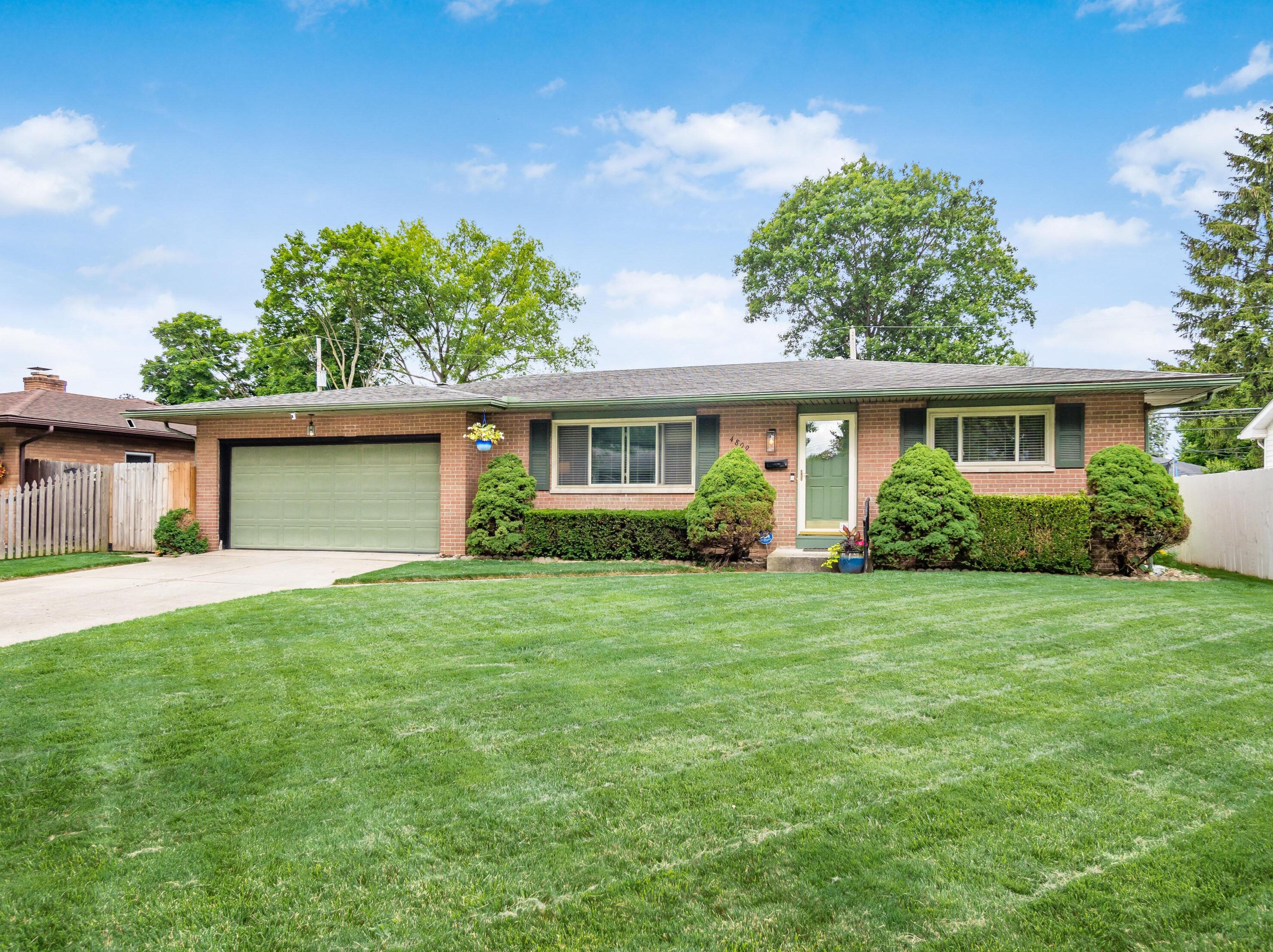 4809 Valley Forge Dr, Columbus, OH 43229-6419