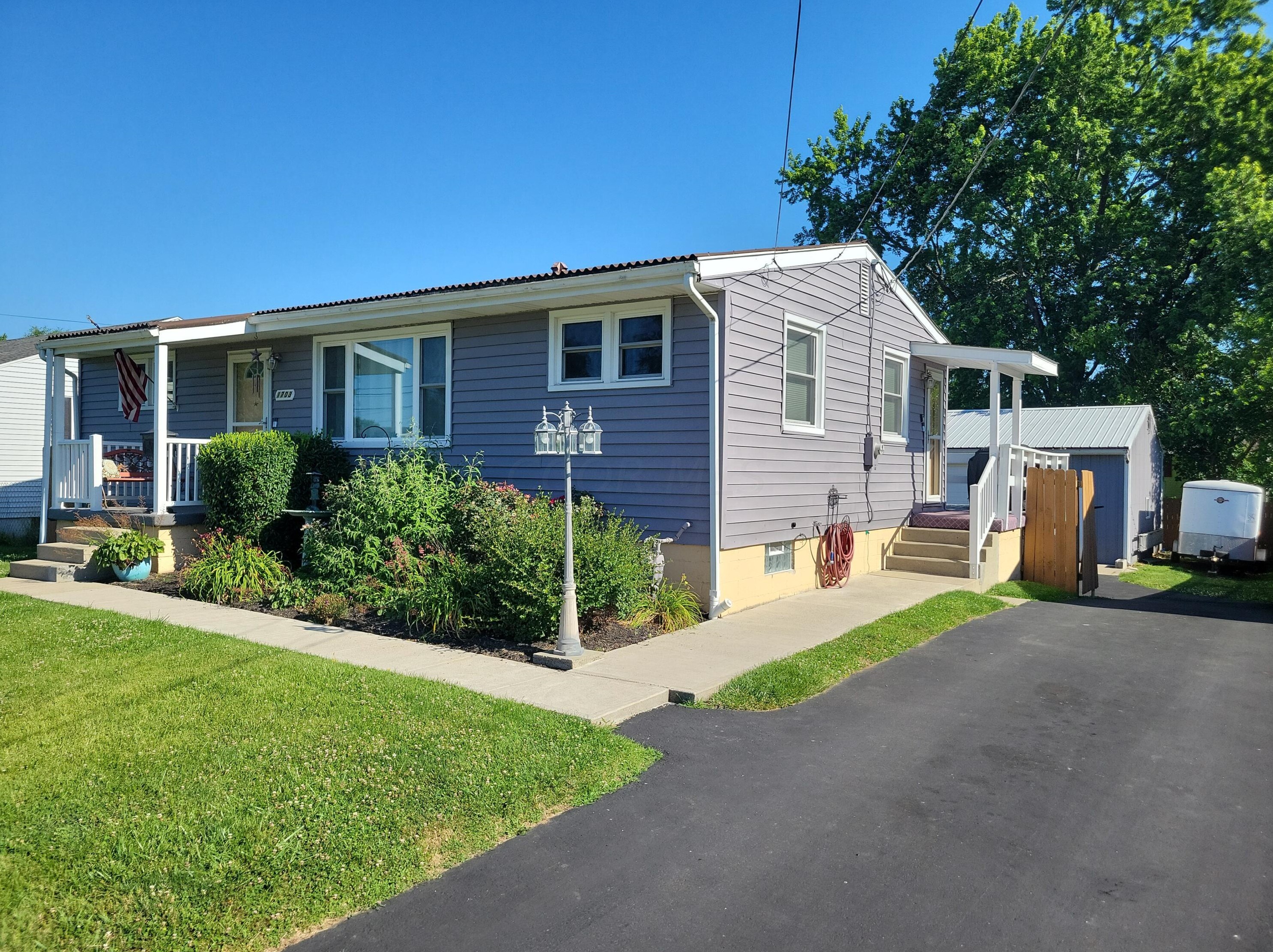 1703 Beacon St, Lancaster, OH 43130-2113