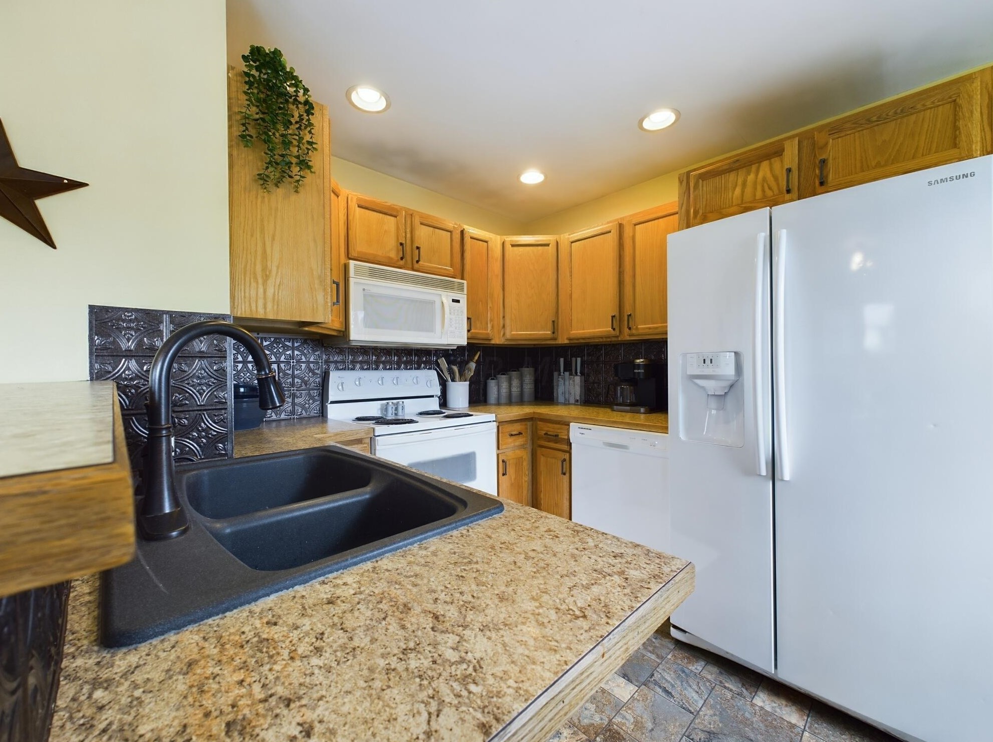 1703 Beacon St, Lancaster OH  43130-2113 exterior