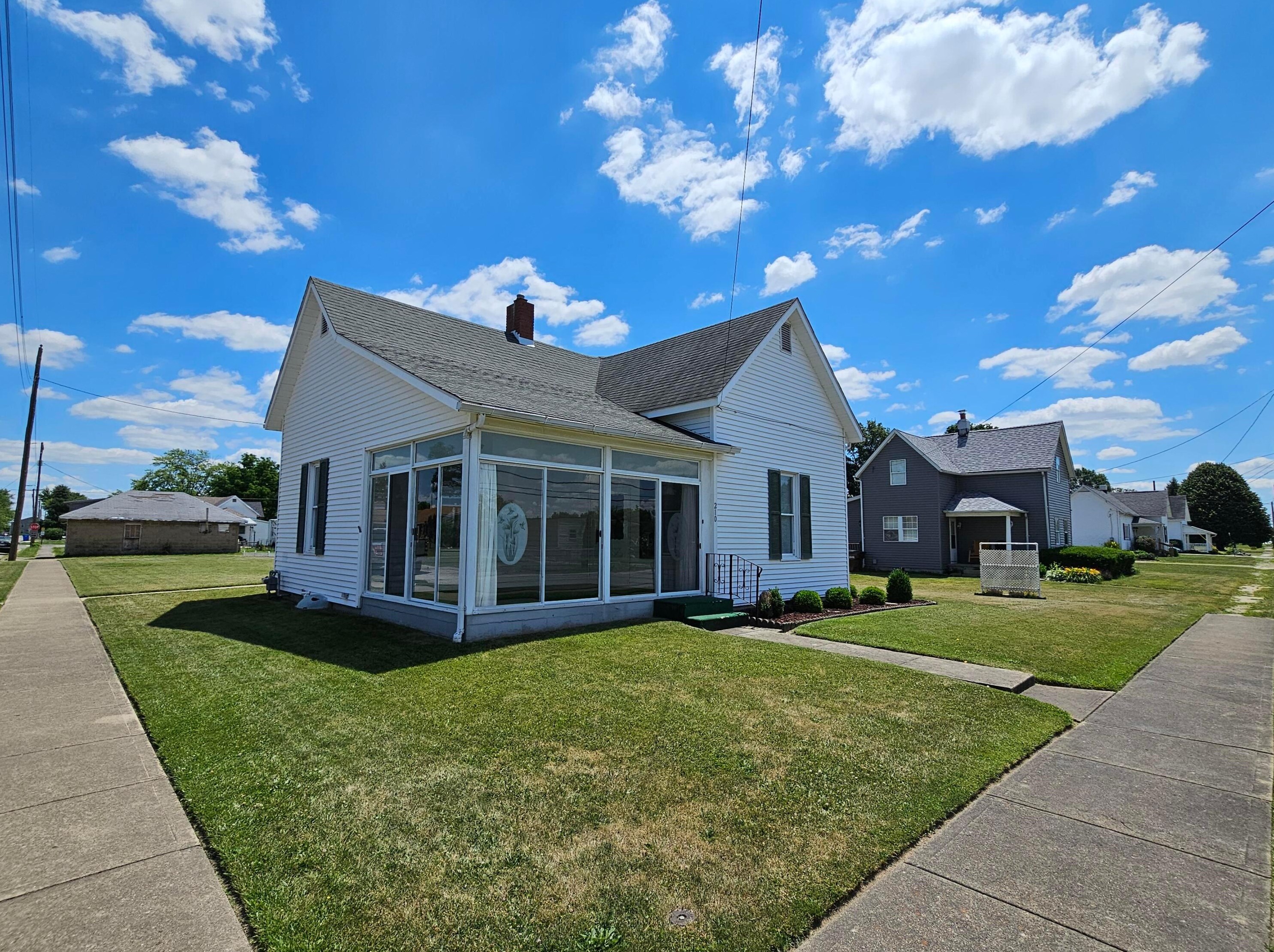210 Main St, New Holland, OH 43145-9707