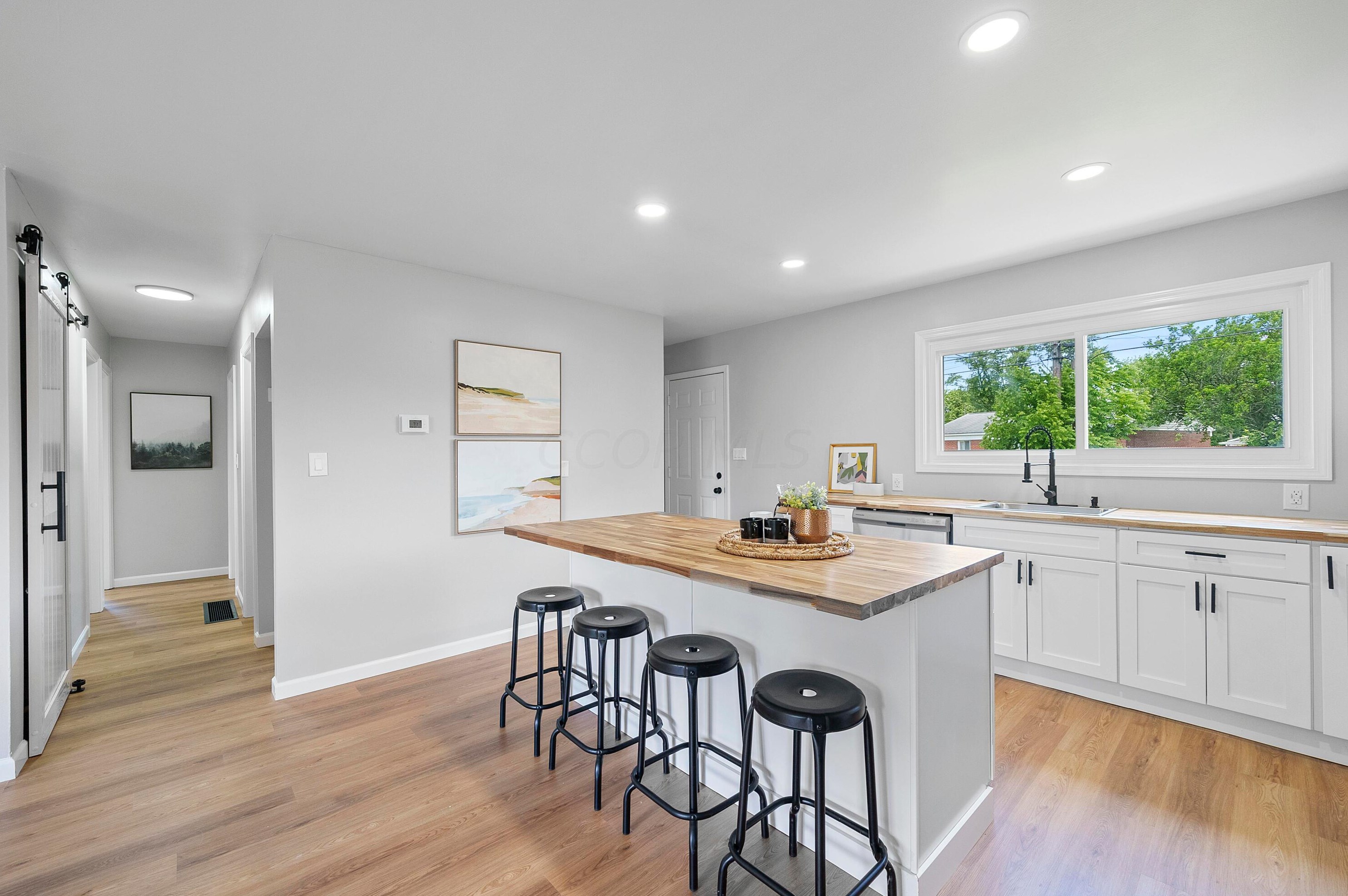 1872 Alvason Ave, Columbus OH exterior