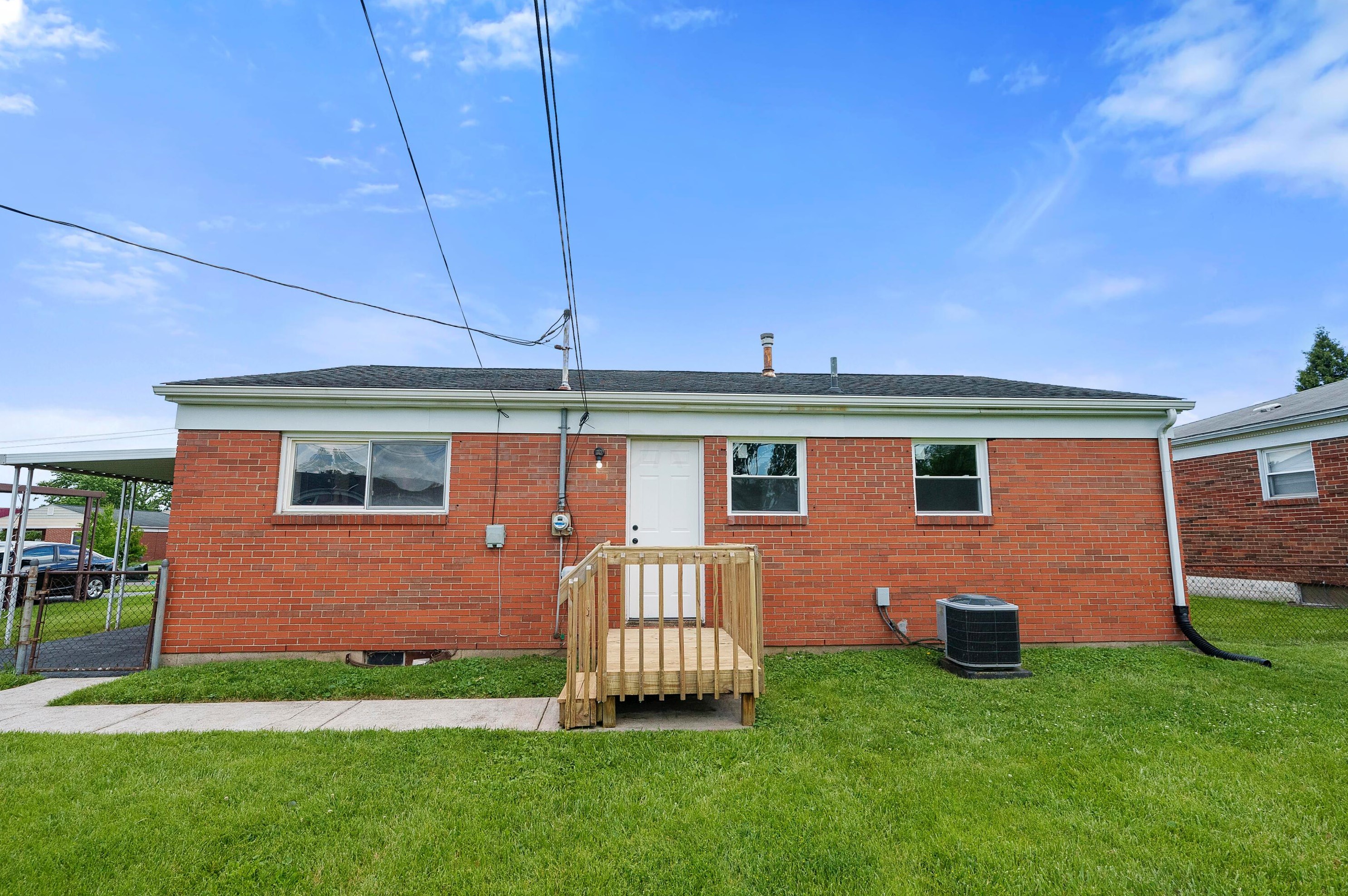 1872 Alvason Ave, Columbus OH exterior